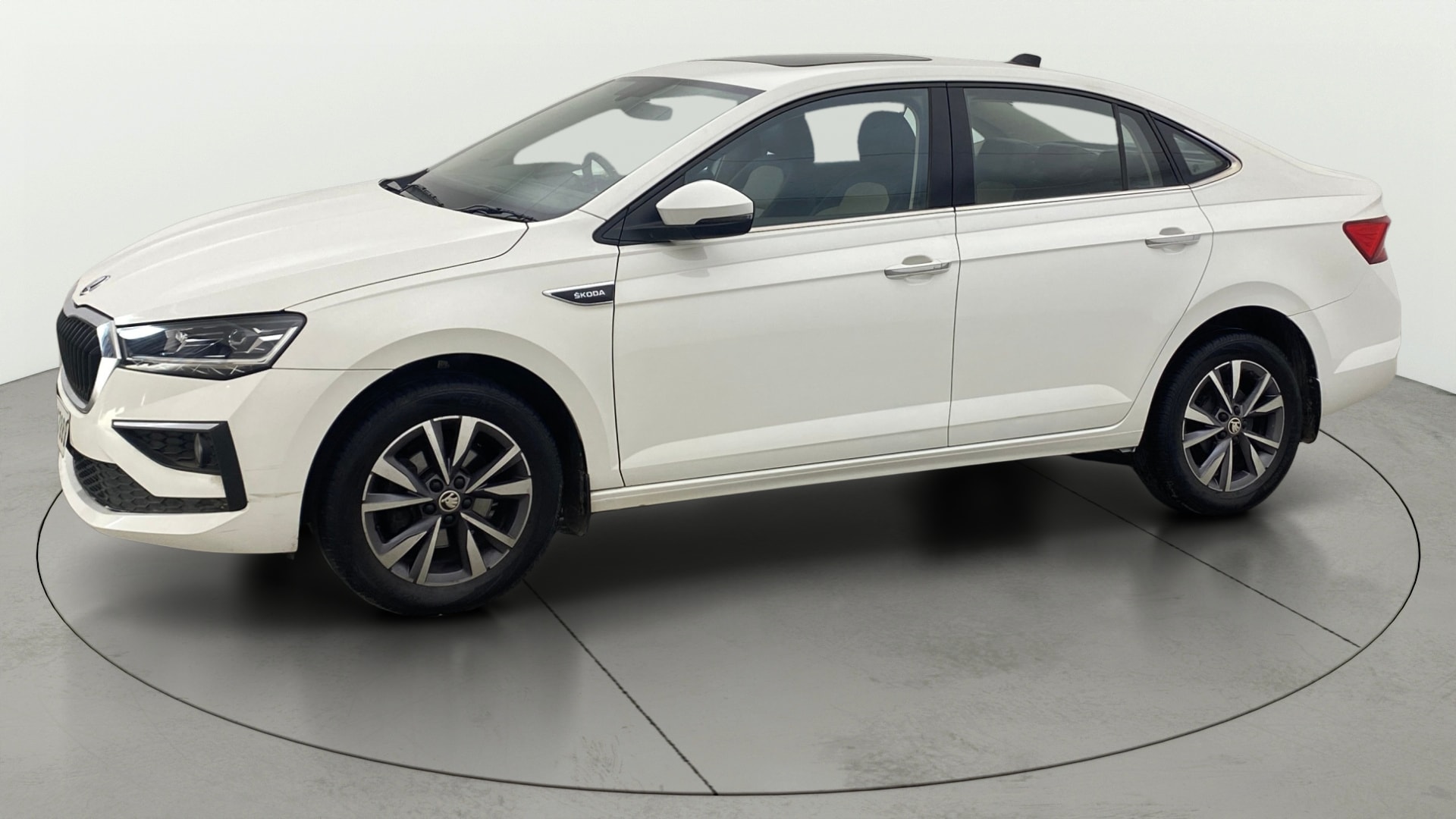 View 2022 Skoda Slavia Style 1.0 TSI AT Image 37 Used 2022 Skoda Slavia Style 1.0 TSI AT Image 37