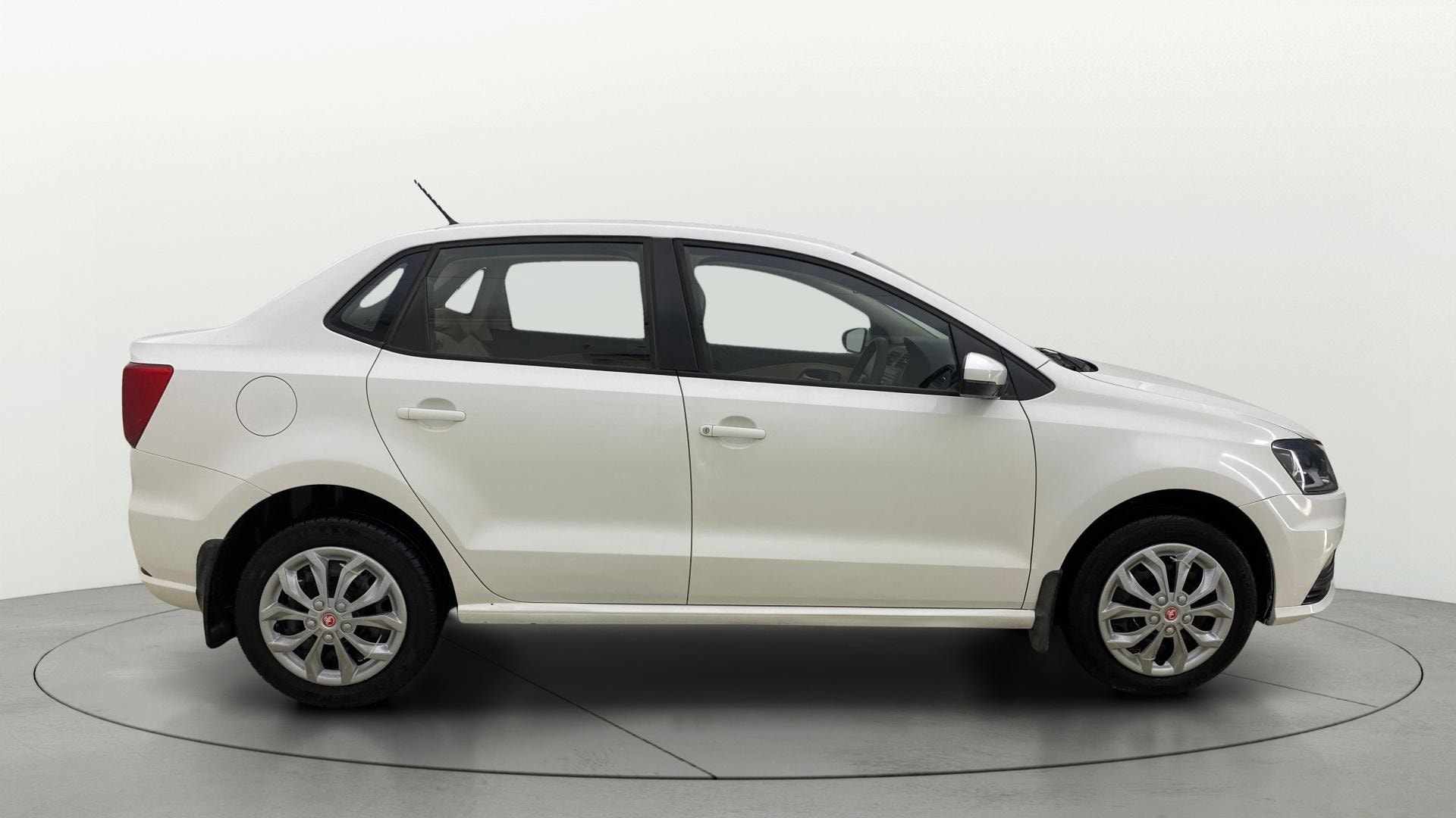 View 2017 Volkswagen Ameo 1.2L MPI Petrol Comfortline Image 8 Used 2017 Volkswagen Ameo 1.2L MPI Petrol Comfortline Image 8