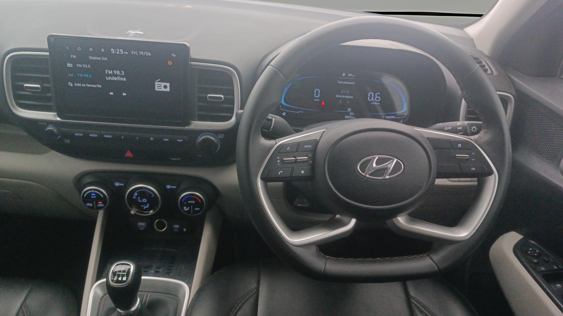 View 2024 Hyundai Venue SX 1.2 Petrol MT Image 21 Used 2024 Hyundai Venue SX 1.2 Petrol MT Image 21