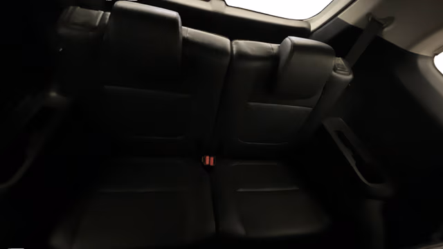 View Kia Carens Image 13 Used Kia Carens Image 13