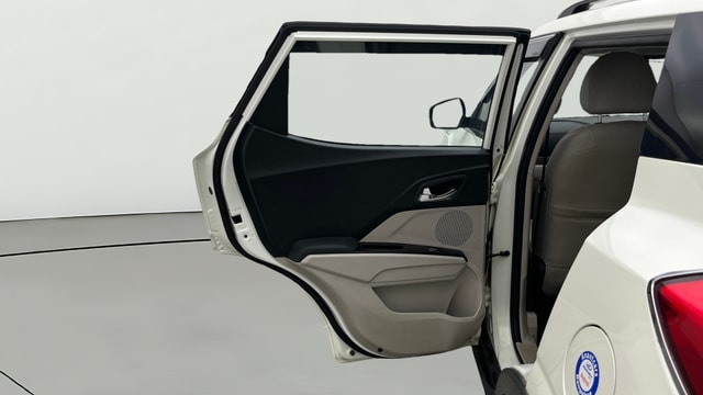 View Mahindra XUV300 Image 15 Used Mahindra XUV300 Image 15