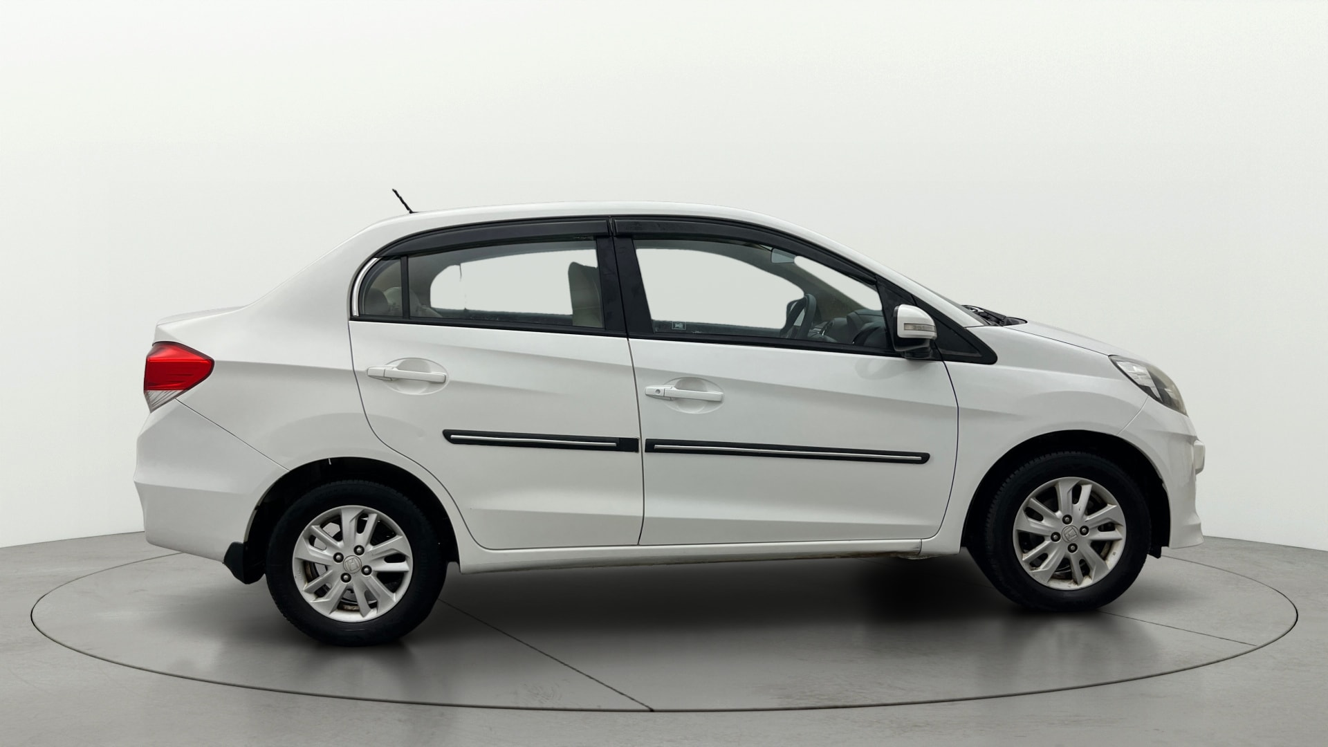 View 2014 Honda Amaze E MT Petrol BS IV Image 8 Used 2014 Honda Amaze E MT Petrol BS IV Image 8