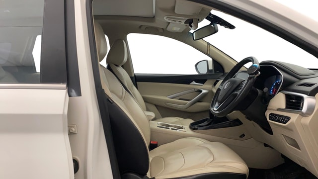 View MG Hector Image 19 Used MG Hector Image 19