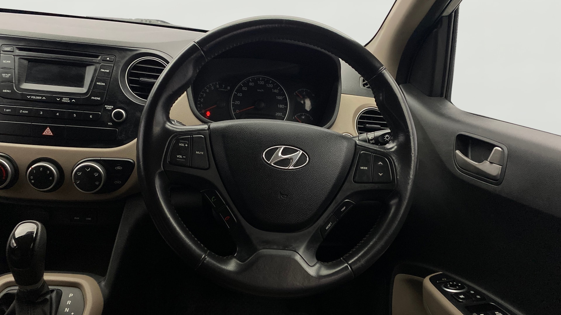 View 2014 Hyundai Grand i10 Asta AT 1.2 Kappa VTVT Image 20 Used 2014 Hyundai Grand i10 Asta AT 1.2 Kappa VTVT Image 20