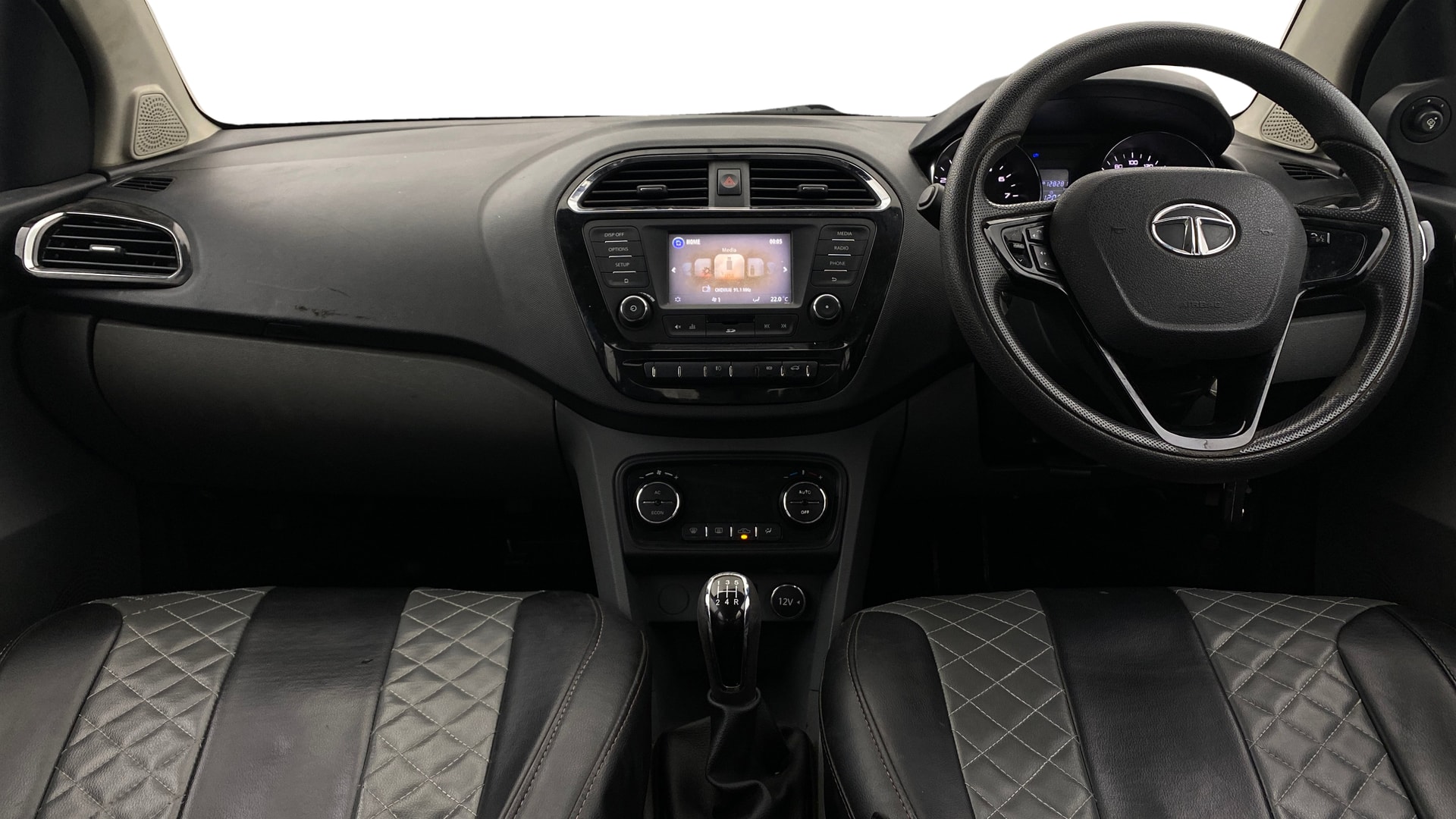View 2018 Tata Tigor XZ (O) Petrol Image 15 Used 2018 Tata Tigor XZ (O) Petrol Image 15