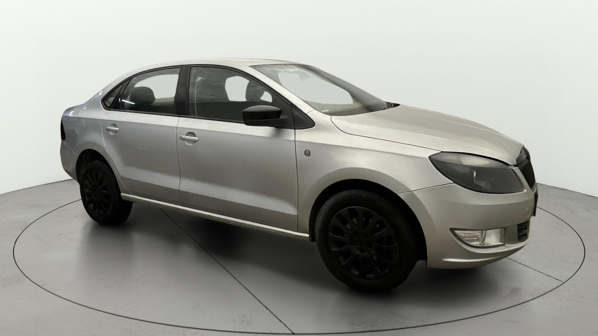 View 2015 Skoda Rapid 1.6 MPI Ambition Petrol AT BS IV Image 22 Used 2015 Skoda Rapid 1.6 MPI Ambition Petrol AT BS IV Image 22