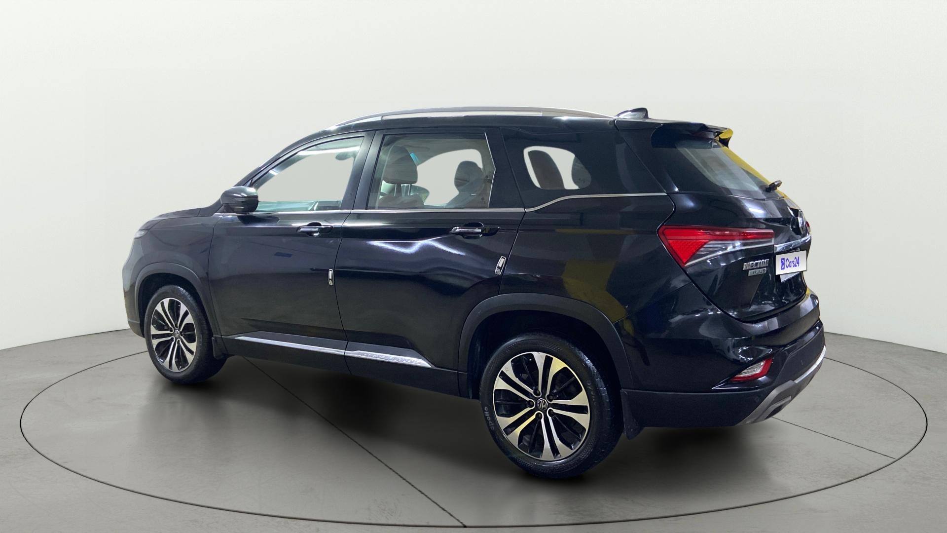 View 2021 MG Hector Plus Sharp CVT Petrol Image 2 Used 2021 MG Hector Plus Sharp CVT Petrol Image 2