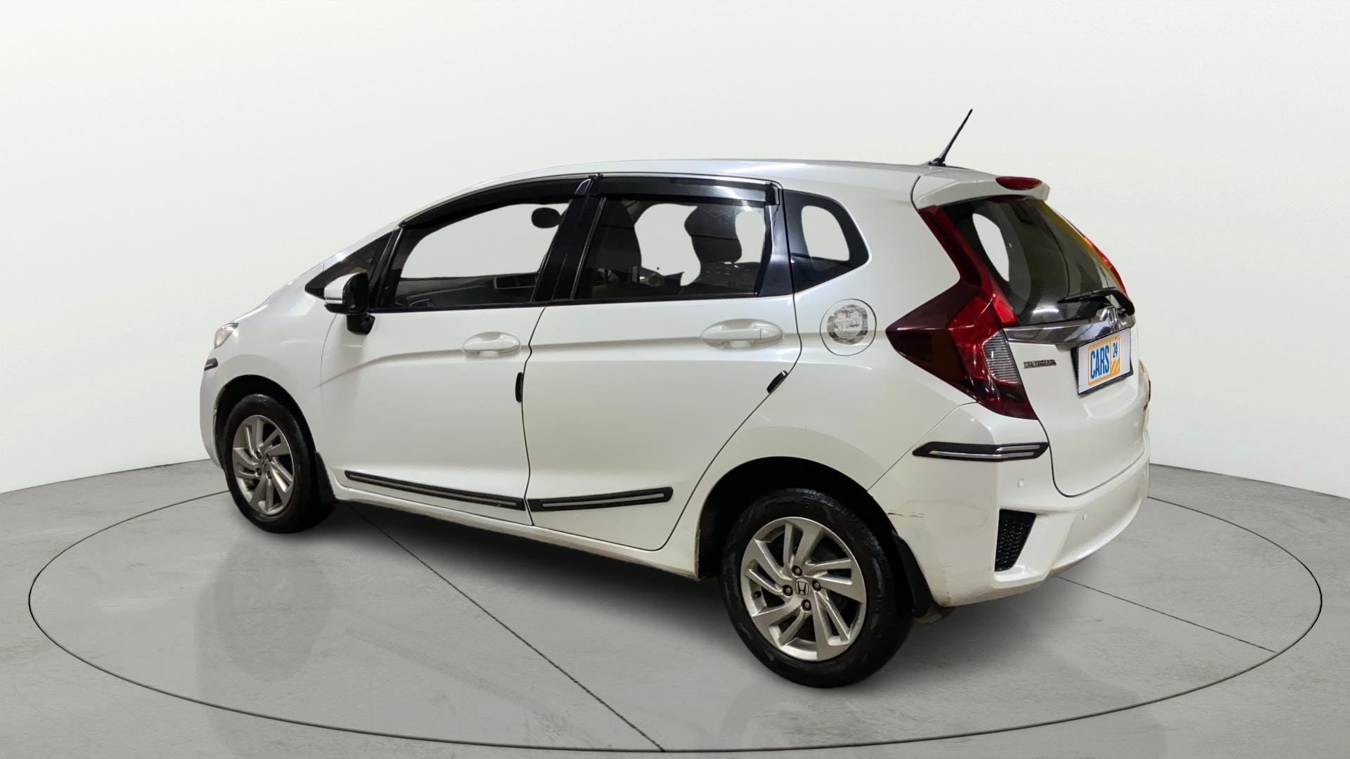 View 2018 Honda Jazz E MT Diesel Image 2 Used 2018 Honda Jazz E MT Diesel Image 2