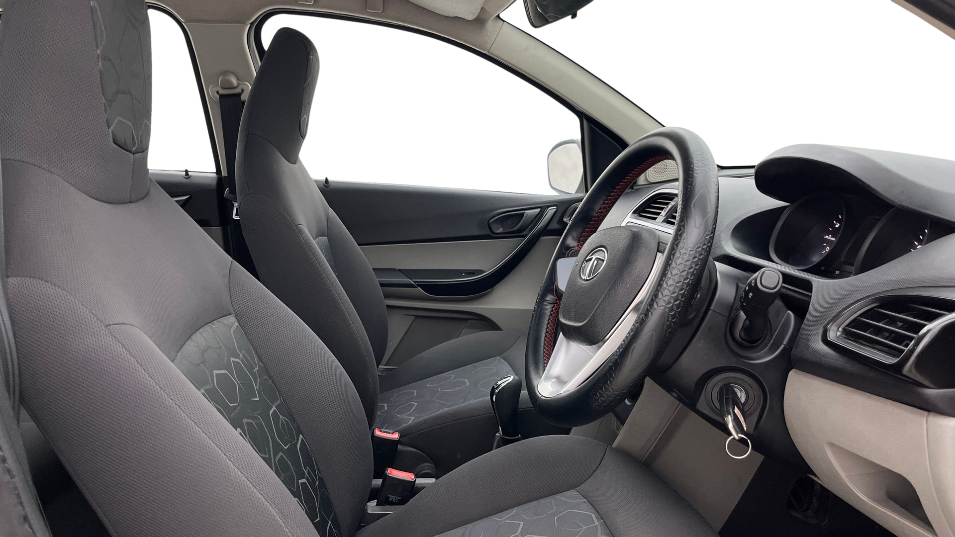 View 2017 Tata Tiago Revotorq XB Image 25 Used 2017 Tata Tiago Revotorq XB Image 25