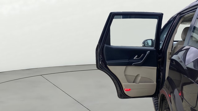 View Mahindra XUV500 Image 15 Used Mahindra XUV500 Image 15