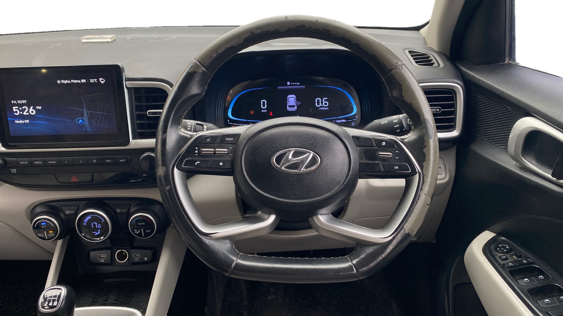 View 2023 Hyundai Venue SX 1.2 Petrol MT Image 20 Used 2023 Hyundai Venue SX 1.2 Petrol MT Image 20