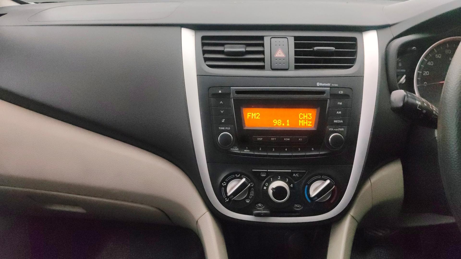 View 2017 Maruti Suzuki 1000 Base Variant Image 17 Used 2017 Maruti Suzuki 1000 Base Variant Image 17