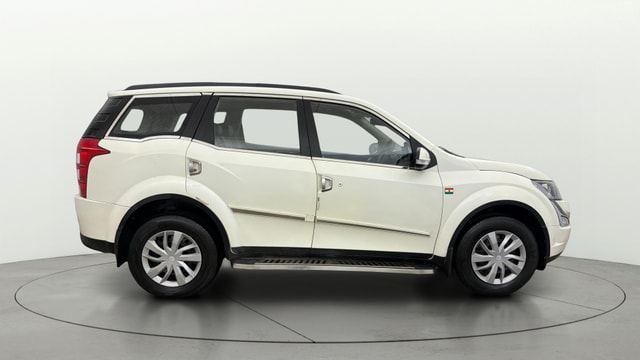 View Mahindra XUV500 Image 9 Used Mahindra XUV500 Image 9