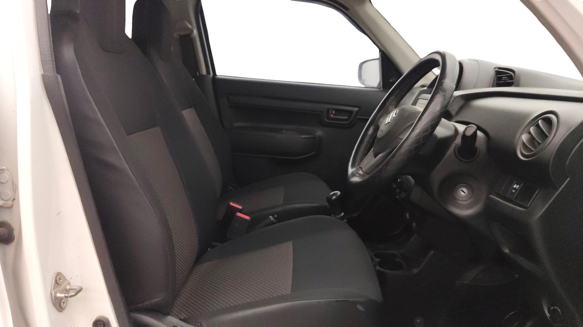 View 2023 Maruti Suzuki 1000 Base Variant Image 25 Used 2023 Maruti Suzuki 1000 Base Variant Image 25