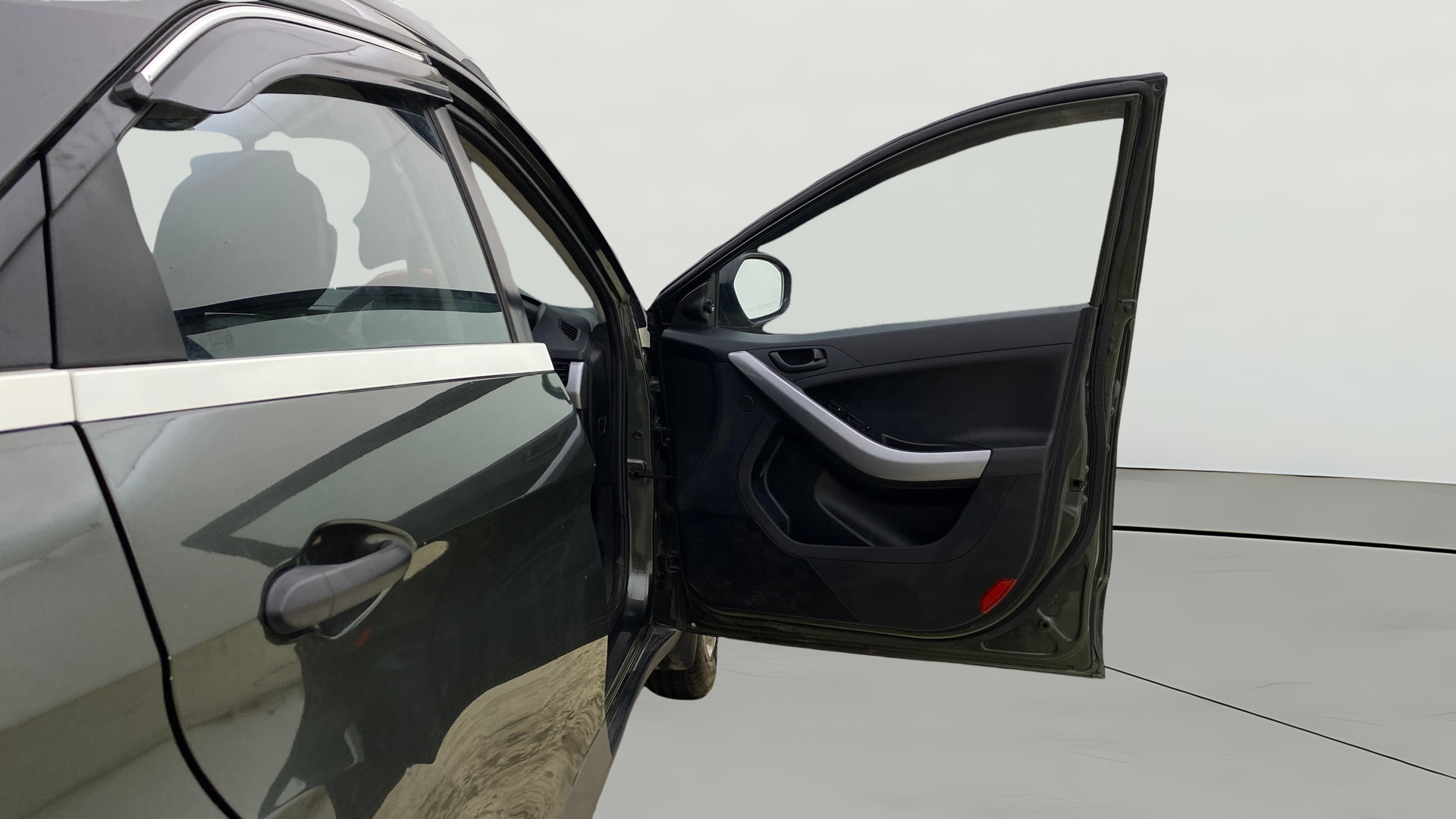 View 2022 Tata Nexon Revotorq XM Image 43 Used 2022 Tata Nexon Revotorq XM Image 43