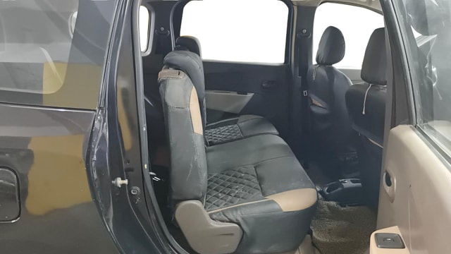 View Renault Lodgy Image 37 Used Renault Lodgy Image 37