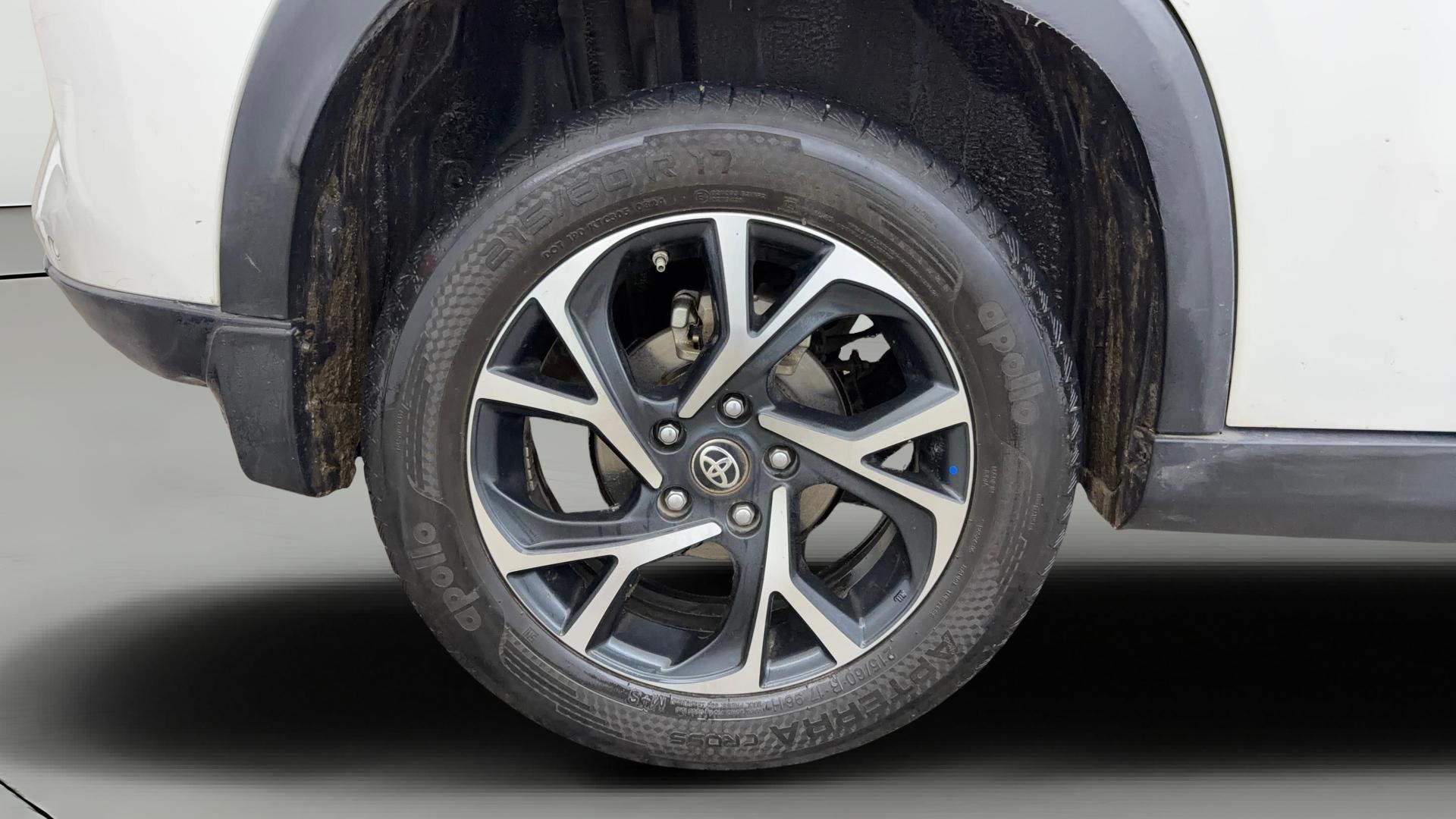 View 2024 Toyota Urban Cruiser Hyryder V e-Drive 2WD HYBRID Image 34 Used 2024 Toyota Urban Cruiser Hyryder V e-Drive 2WD HYBRID Image 34