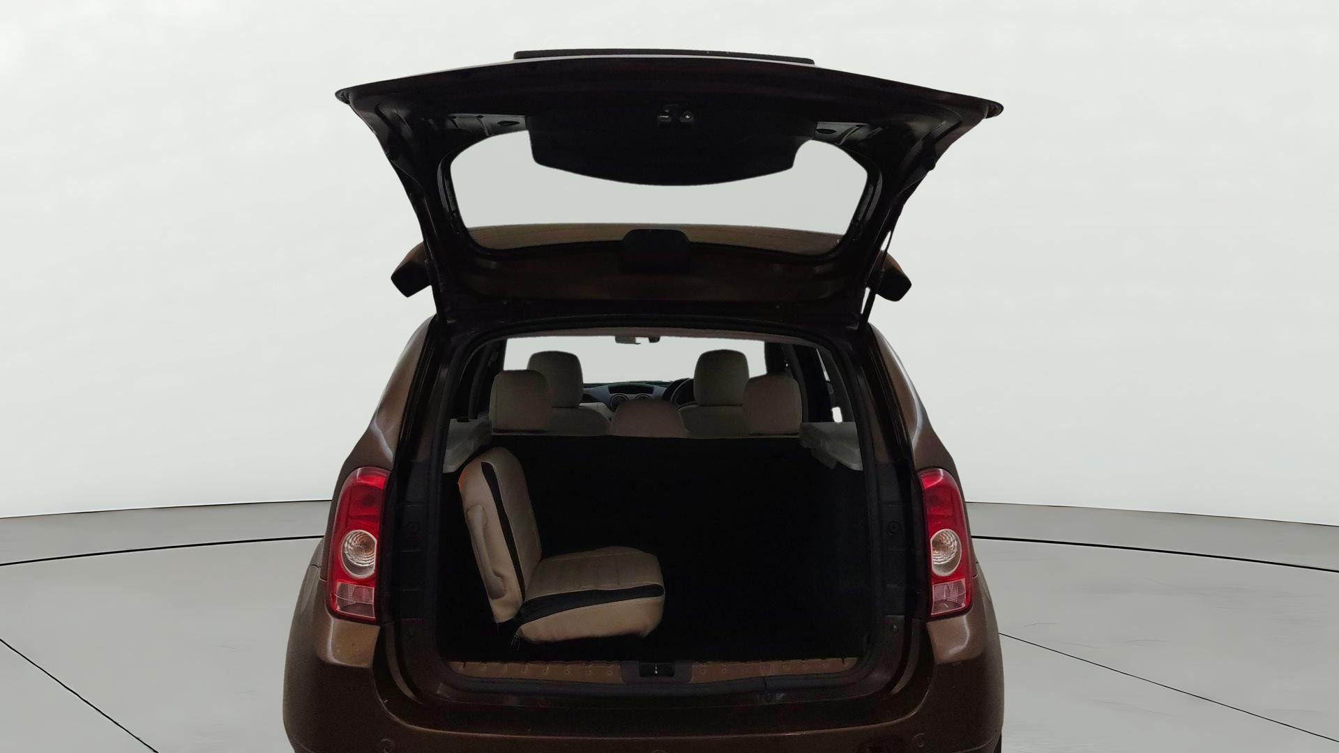 View 2013 Renault Duster Petrol RXL Image 17 Used 2013 Renault Duster Petrol RXL Image 17