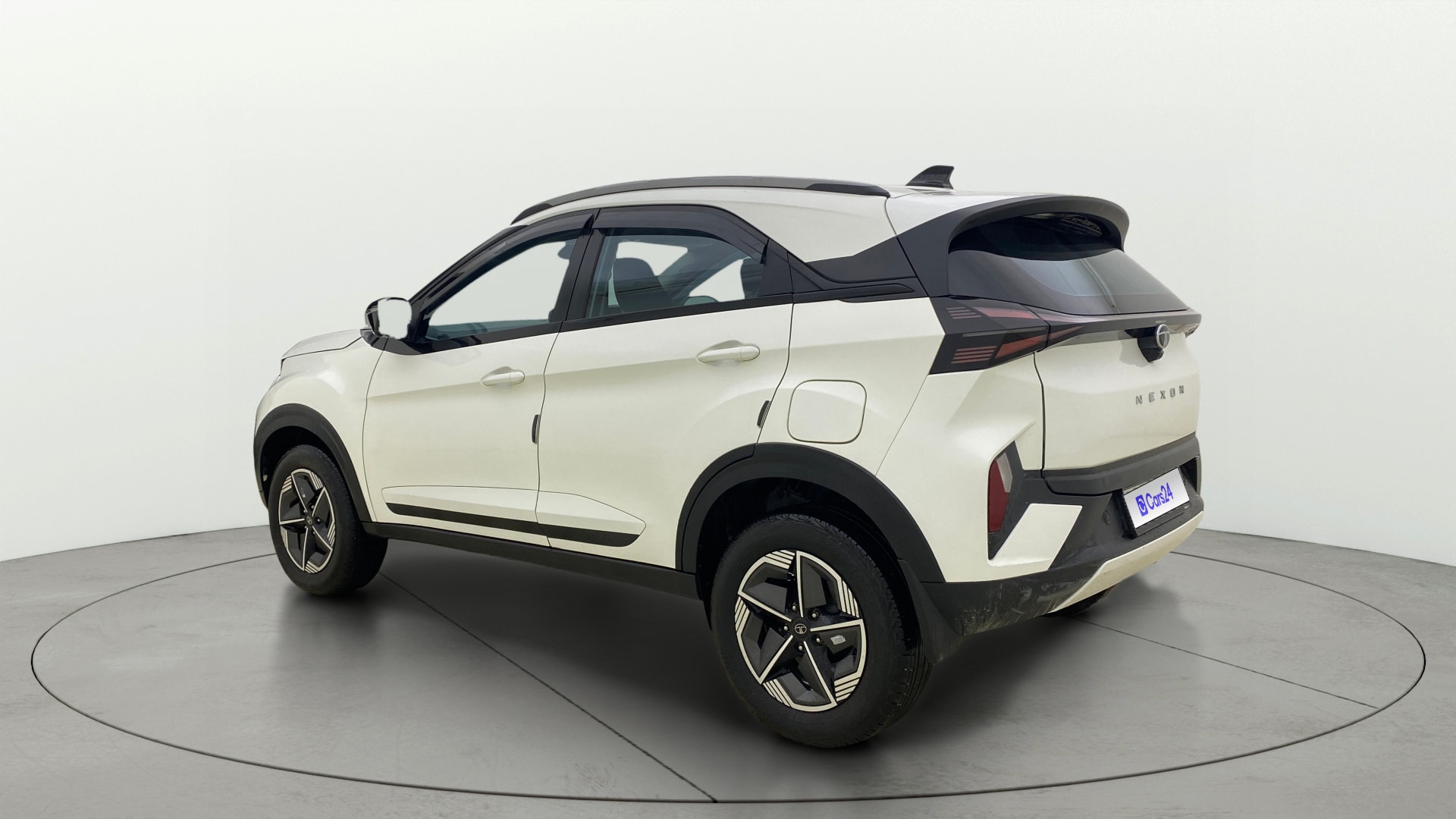 View 2024 Tata Nexon Revotron XE Image 2 Used 2024 Tata Nexon Revotron XE Image 2