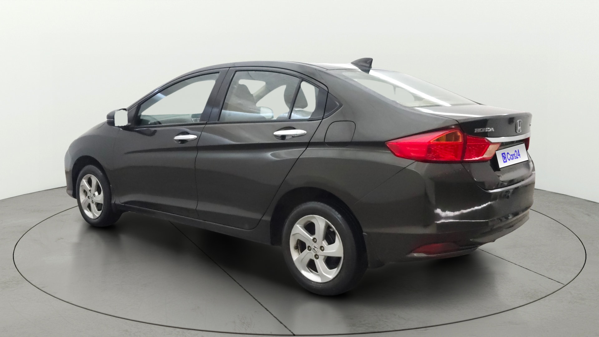 View 2015 Honda City ZX MT Diesel Anniversary Edition Image 2 Used 2015 Honda City ZX MT Diesel Anniversary Edition Image 2