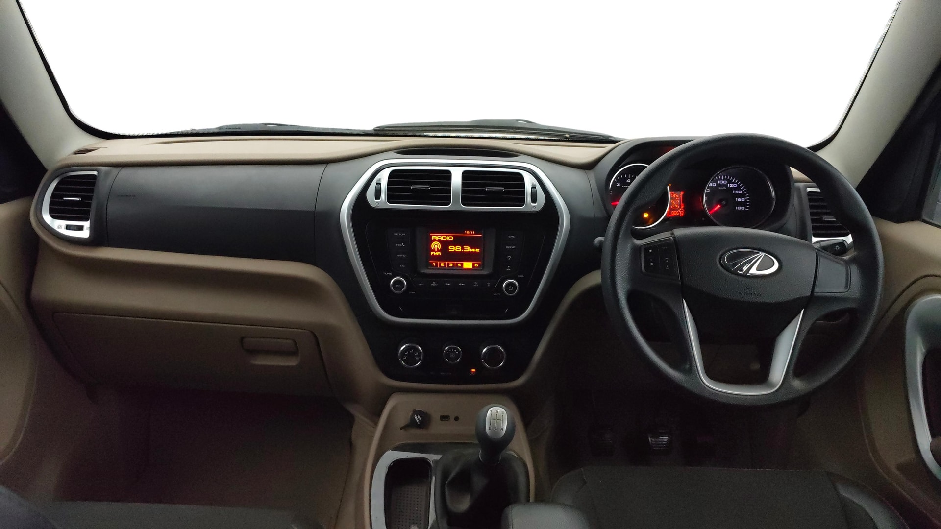 View 2016 Mahindra TUV300 T8 Image 16 Used 2016 Mahindra TUV300 T8 Image 16