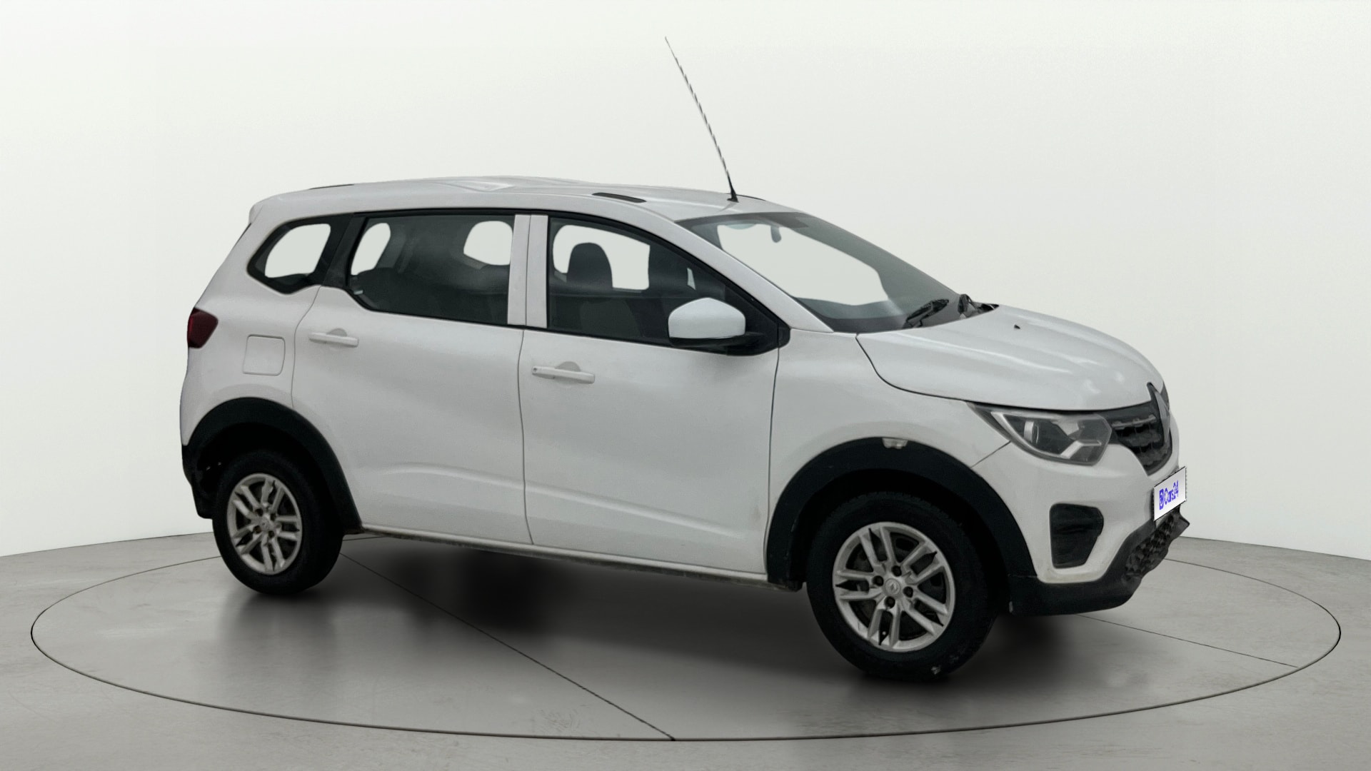 View 2019 Renault Triber RXE Image 22 Used 2019 Renault Triber RXE Image 22