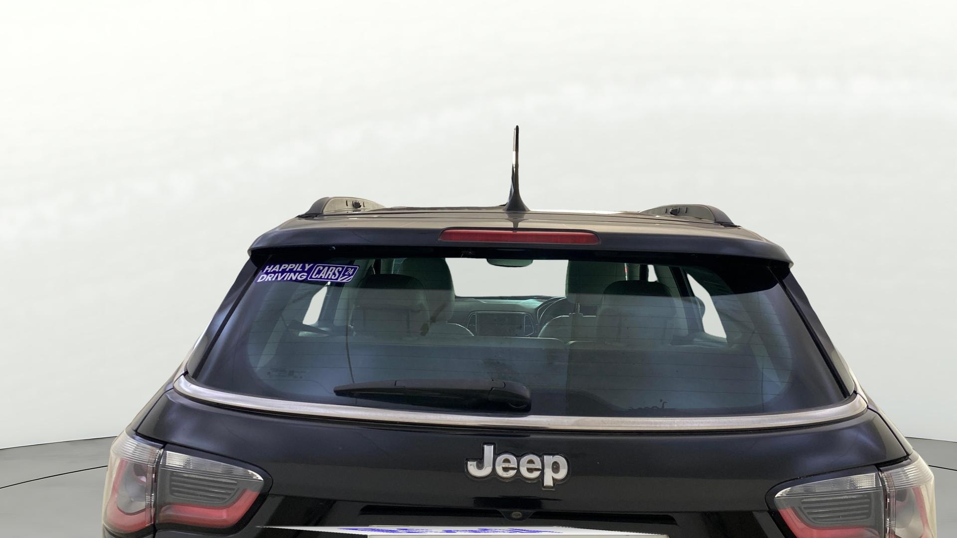 View 2018 Jeep Compass Limited 1.4 Multi AIR Petrol DDCT AT BS IV Image 4 Used 2018 Jeep Compass Limited 1.4 Multi AIR Petrol DDCT AT BS IV Image 4
