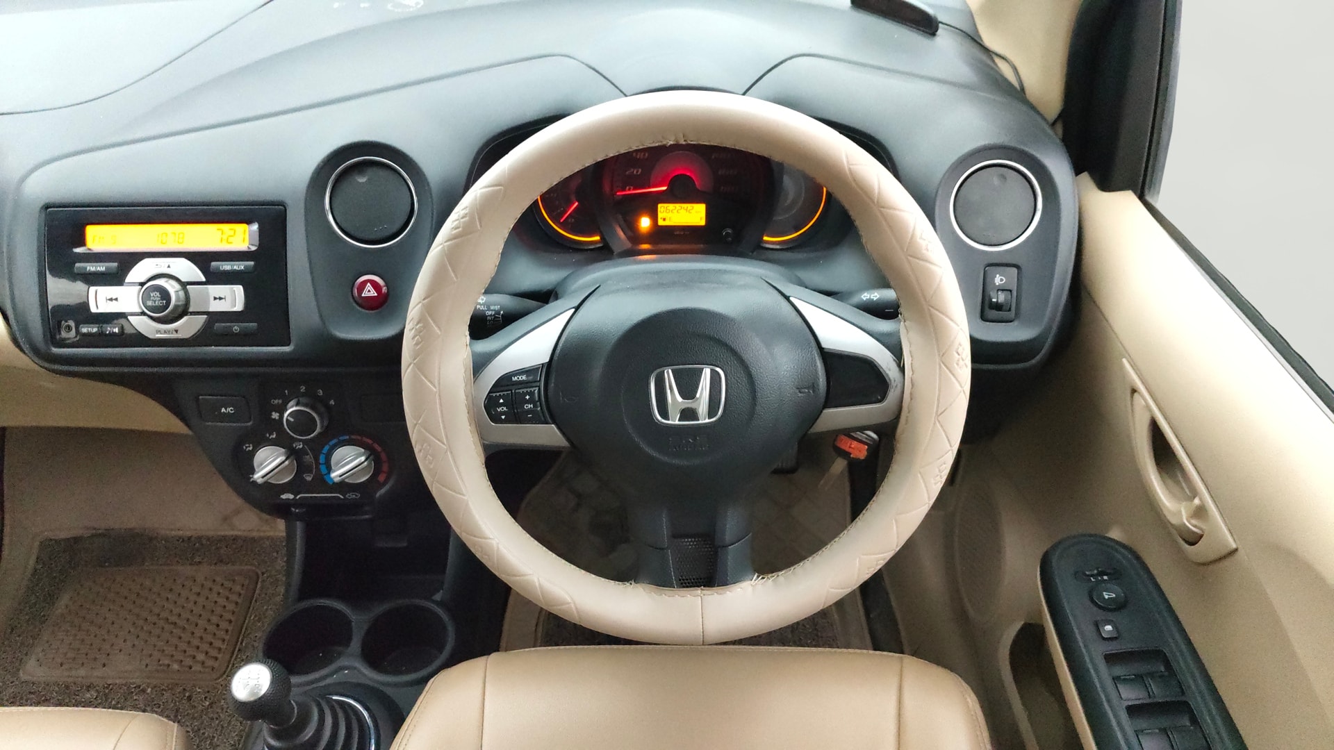 View 2014 Honda Amaze E MT Petrol BS IV Image 20 Used 2014 Honda Amaze E MT Petrol BS IV Image 20