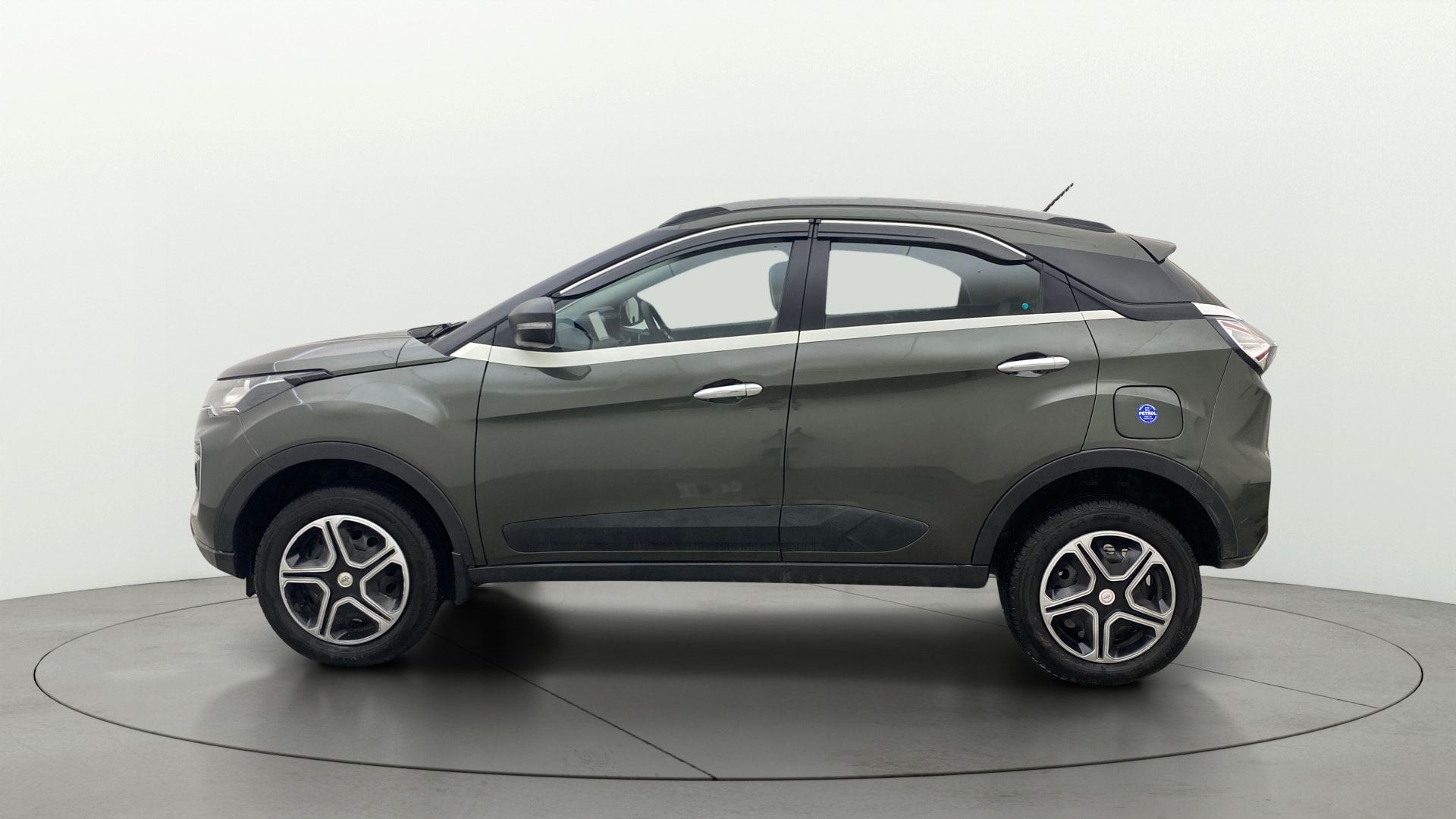 View 2023 Tata Nexon Revotron XE Image 5 Used 2023 Tata Nexon Revotron XE Image 5