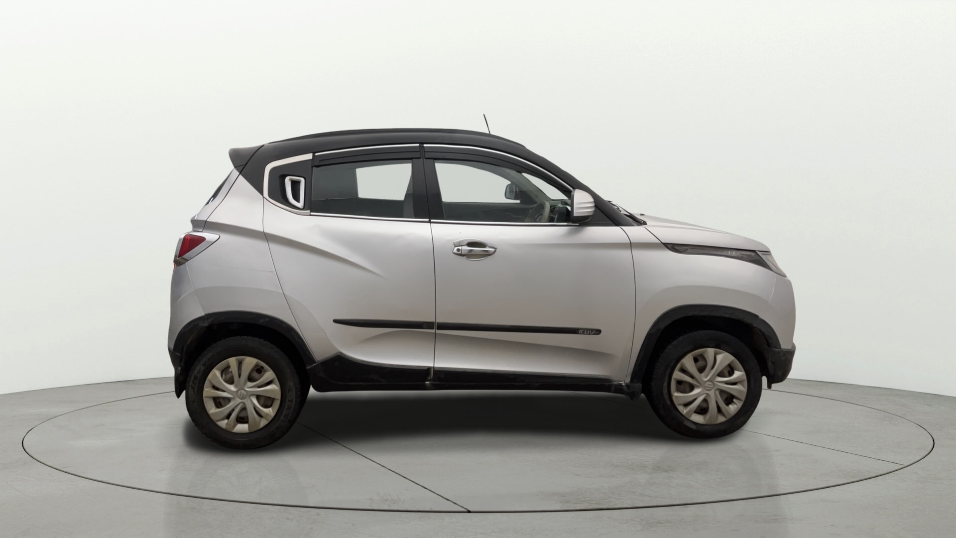 View 2016 Mahindra KUV100 K6 Plus Diesel 6 Seater BS IV Image 26 Used 2016 Mahindra KUV100 K6 Plus Diesel 6 Seater BS IV Image 26