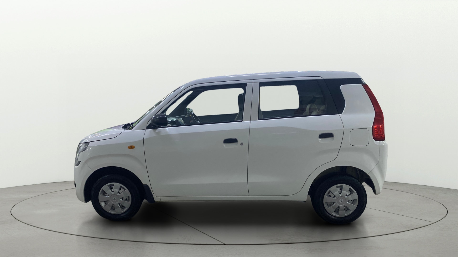 View 2023 Maruti Suzuki 1000 Base Variant Image 5 Used 2023 Maruti Suzuki 1000 Base Variant Image 5