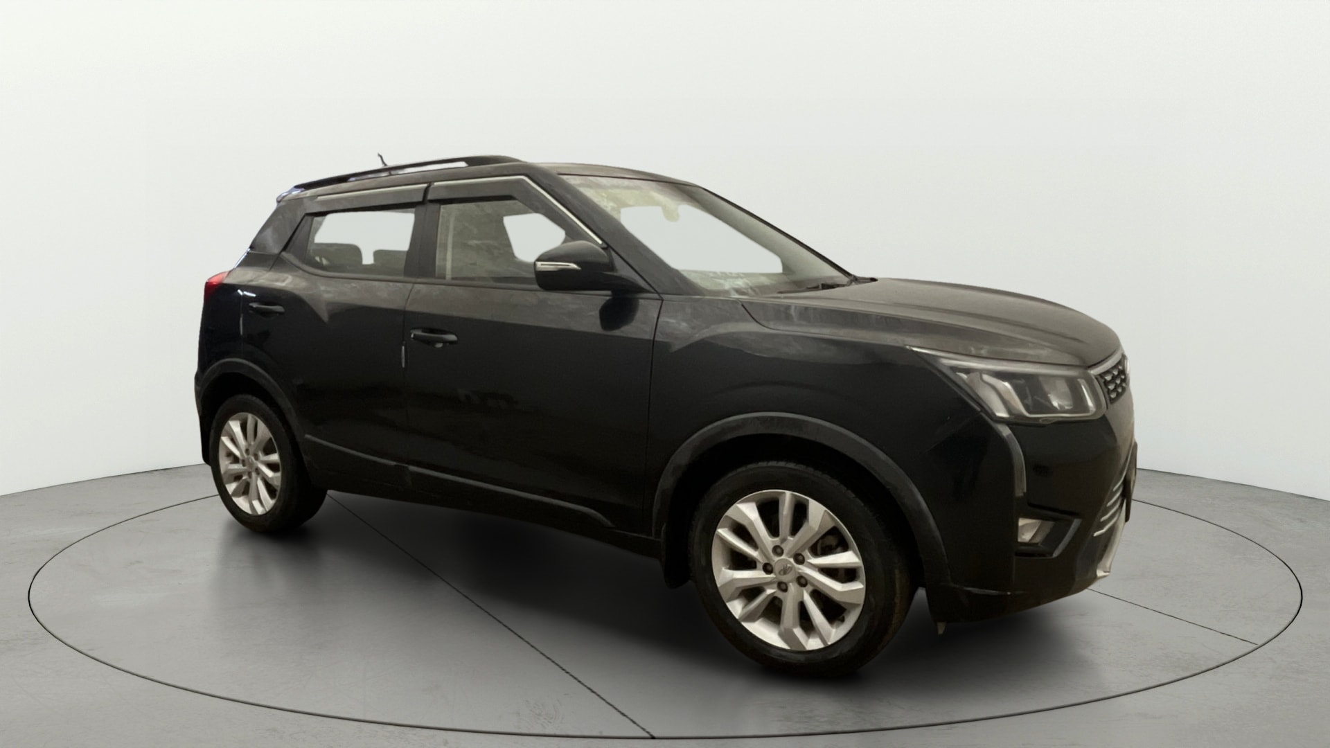 View 2020 Mahindra XUV300 W4 Petrol BS IV Image 38 Used 2020 Mahindra XUV300 W4 Petrol BS IV Image 38