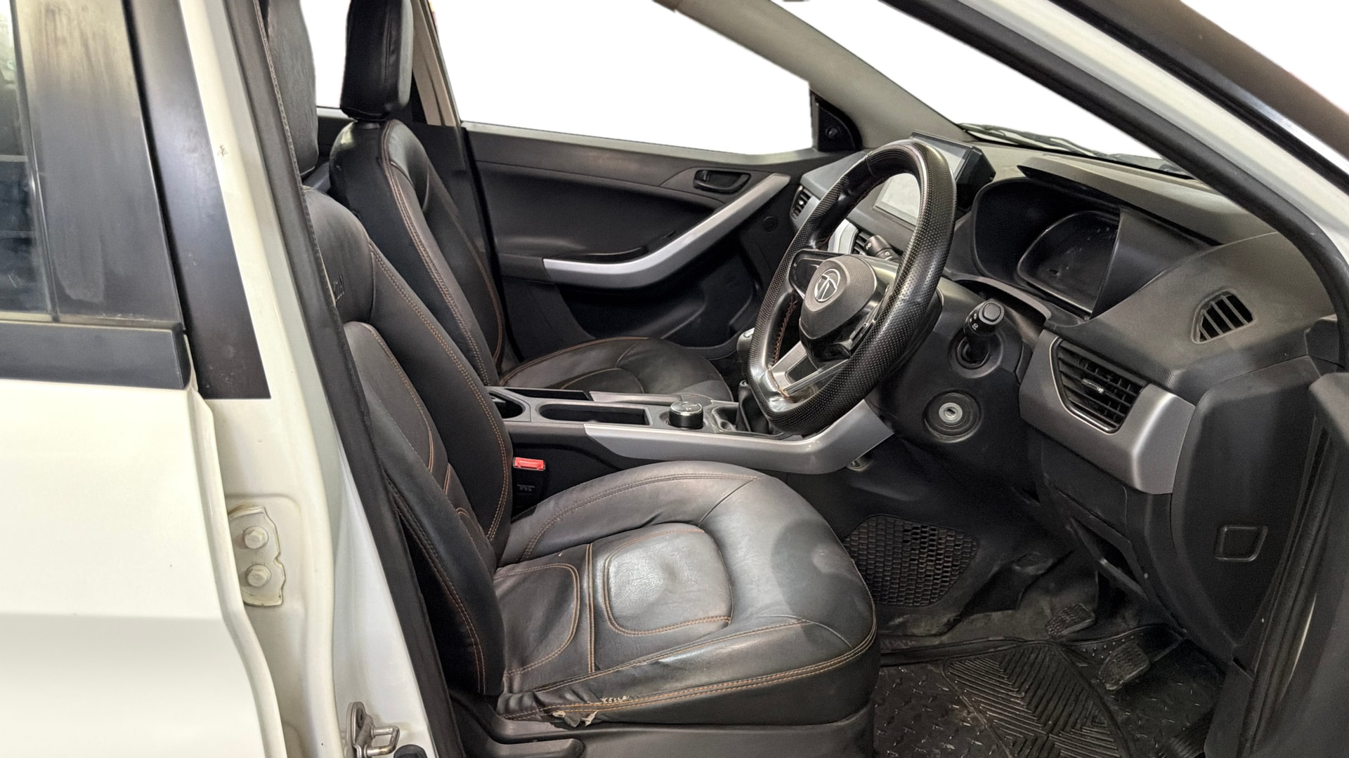 View 2023 Tata Nexon Revotron XE Image 25 Used 2023 Tata Nexon Revotron XE Image 25