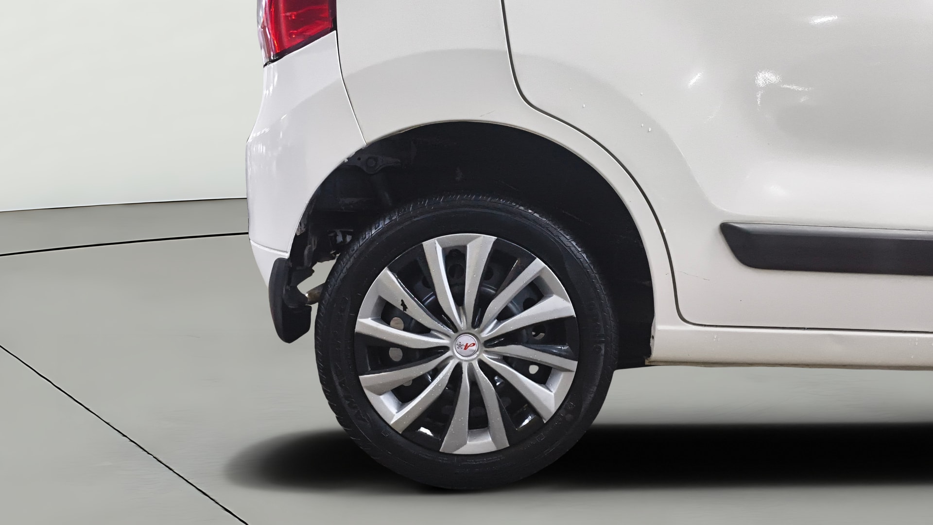 View 2017 Maruti Suzuki 1000 Base Variant Image 23 Used 2017 Maruti Suzuki 1000 Base Variant Image 23