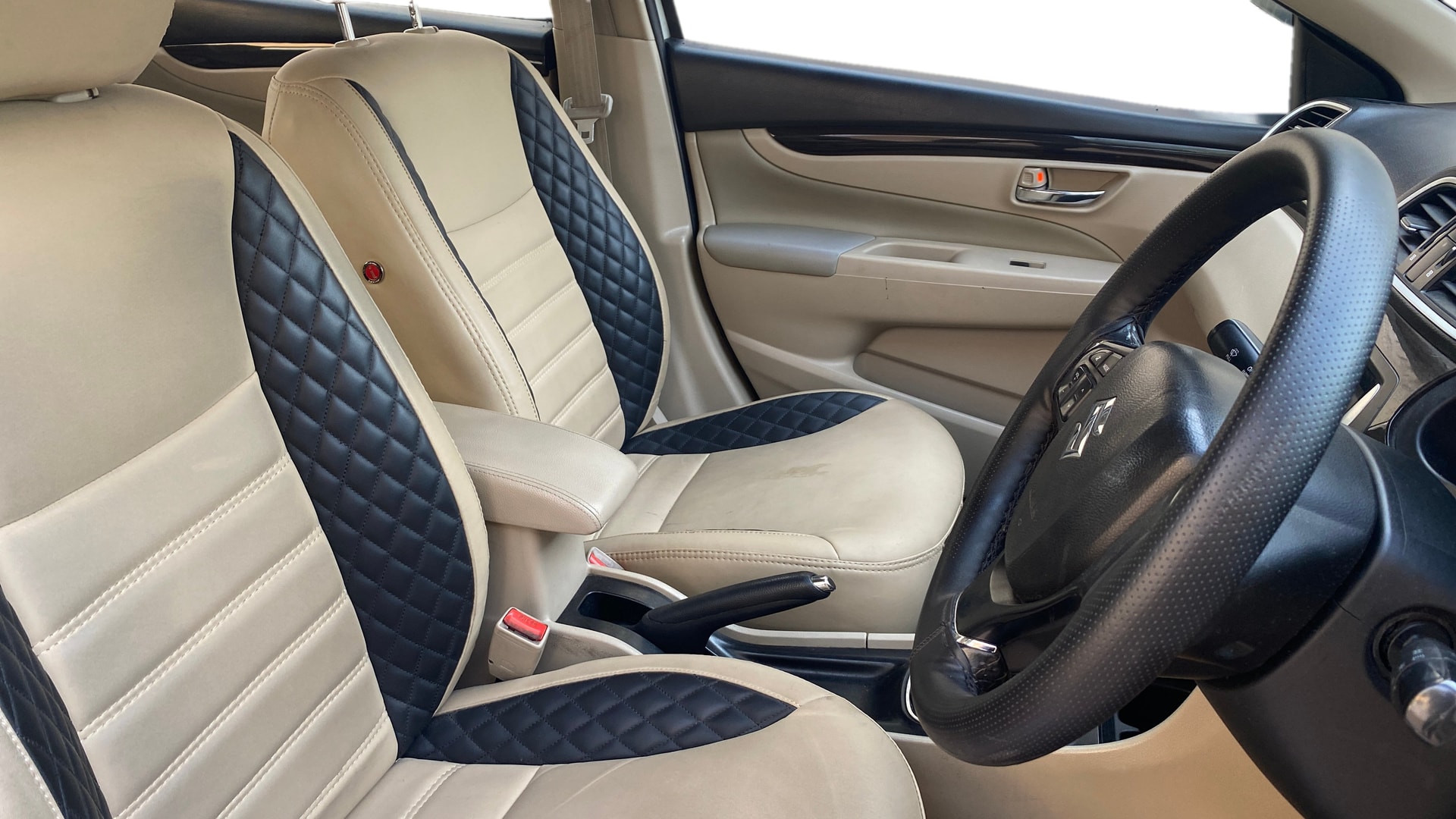 View 2018 Maruti Suzuki 1000 Base Variant Image 27 Used 2018 Maruti Suzuki 1000 Base Variant Image 27