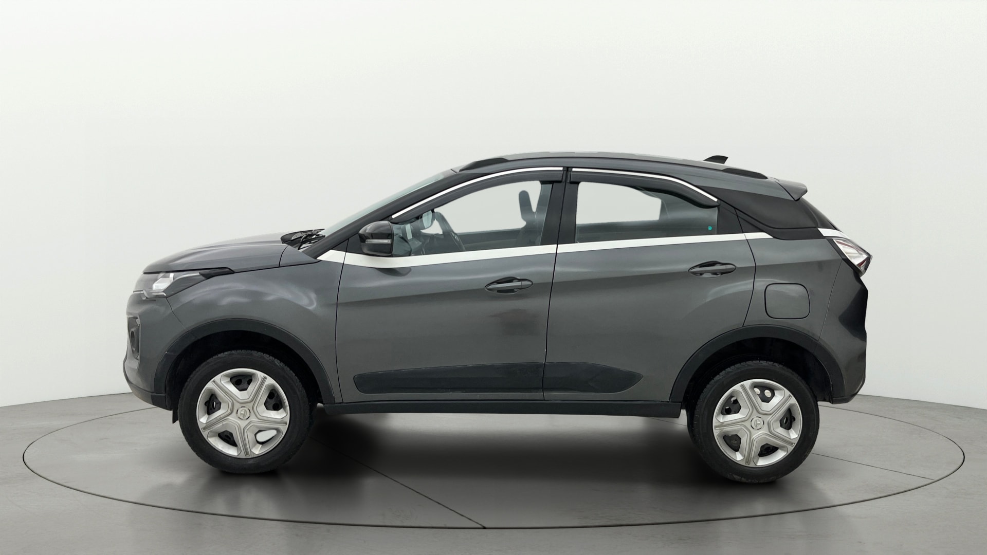 View 2021 Tata Nexon Revotron XZ Image 5 Used 2021 Tata Nexon Revotron XZ Image 5