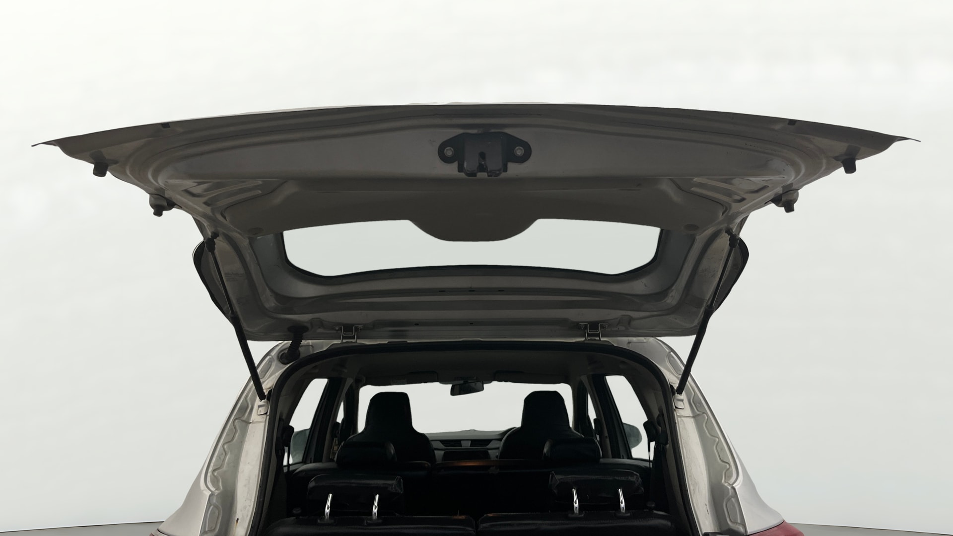 View 2020 Renault Triber RXT Image 17 Used 2020 Renault Triber RXT Image 17