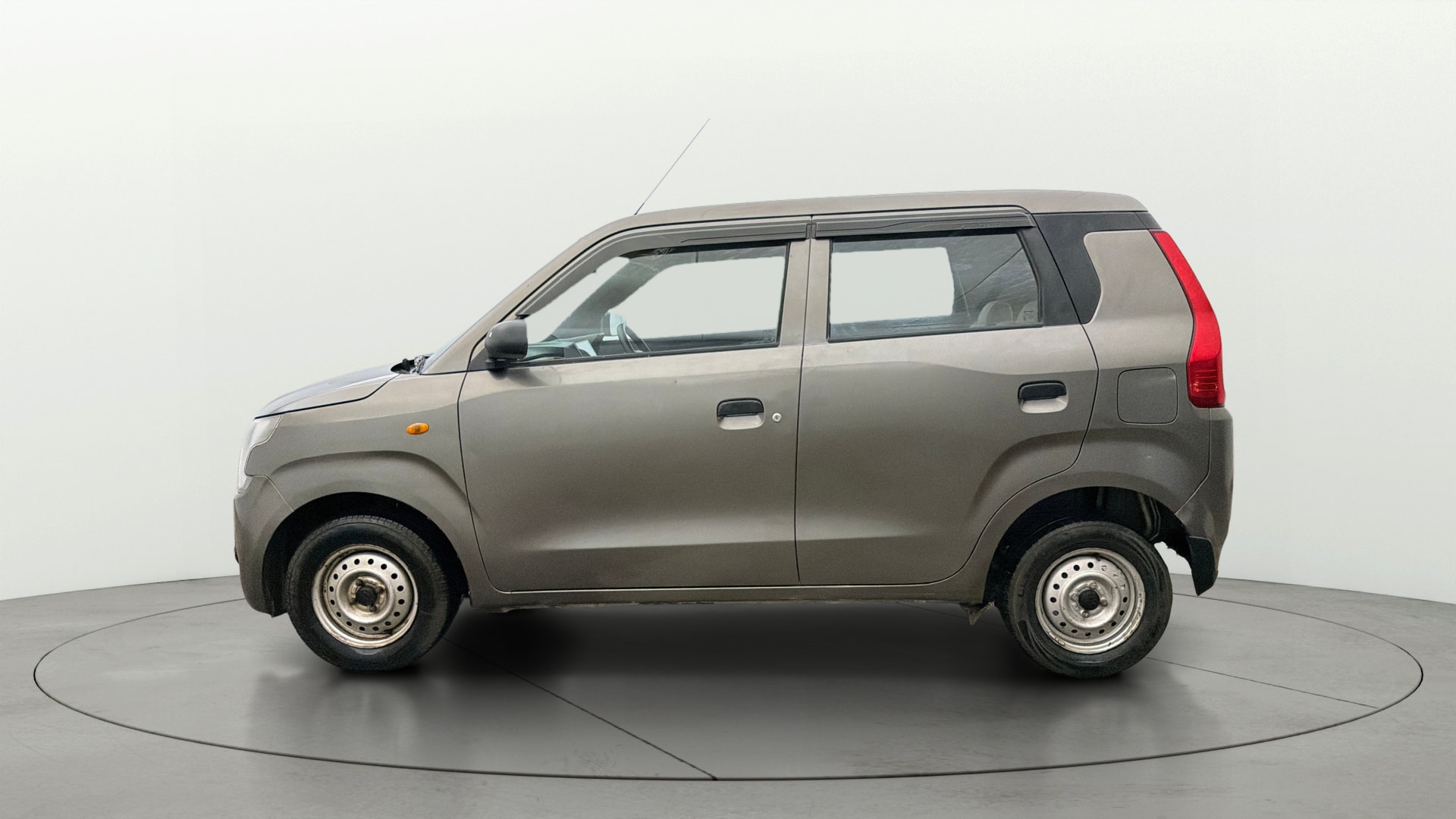 View 2020 Maruti Suzuki 1000 Base Variant Image 25 Used 2020 Maruti Suzuki 1000 Base Variant Image 25