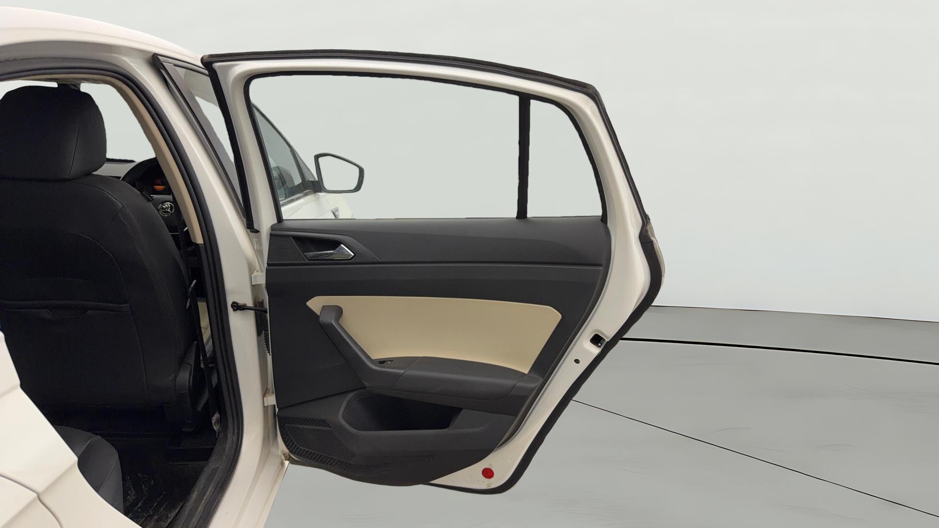 View 2022 Skoda Slavia Style 1.0 TSI MT Image 8 Used 2022 Skoda Slavia Style 1.0 TSI MT Image 8