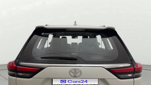 View Toyota Innova Hycross Image 4 Used Toyota Innova Hycross Image 4