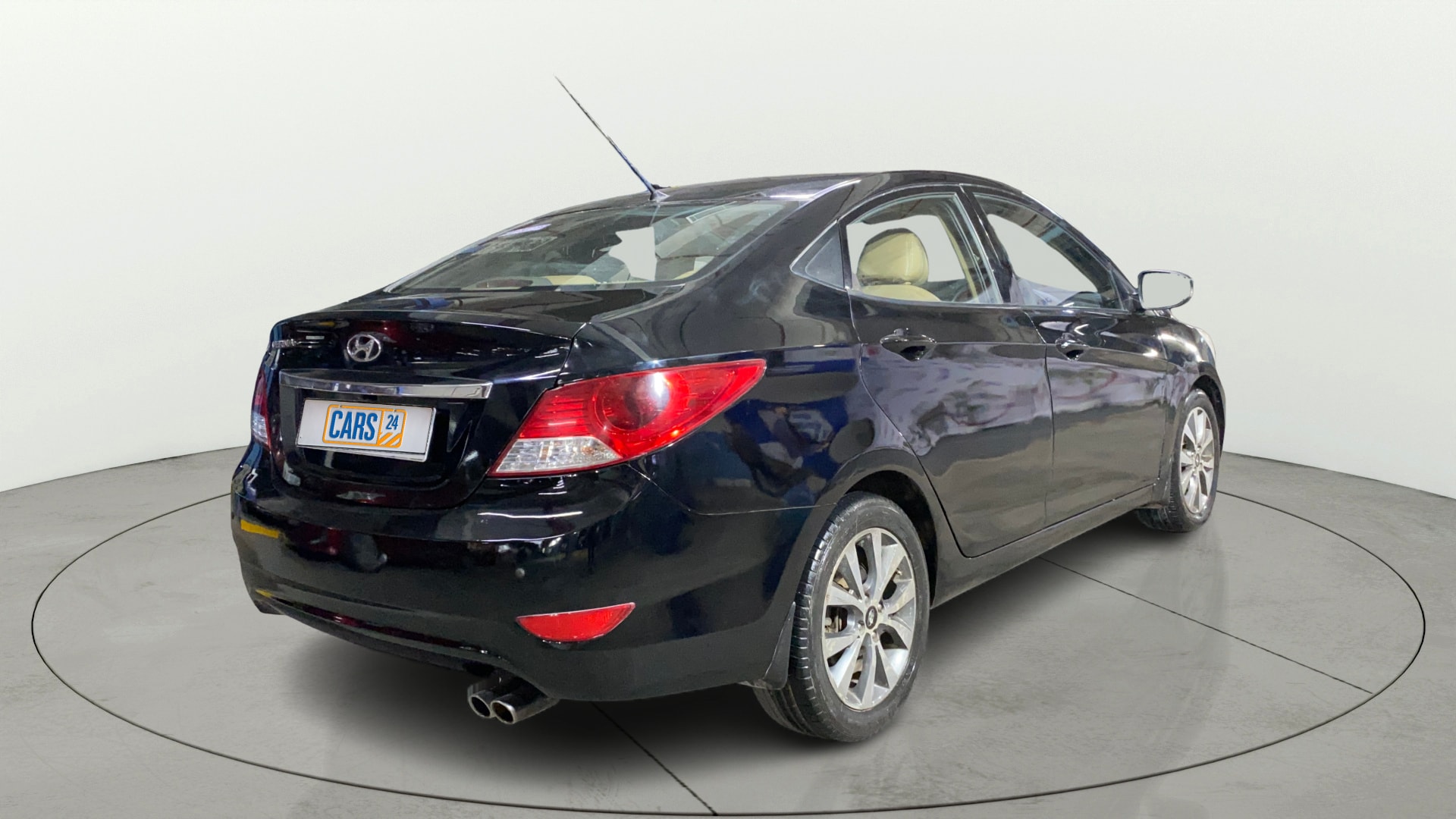 View 2015 Hyundai Fluidic Verna 1.4 VTVT CX Image 42 Used 2015 Hyundai Fluidic Verna 1.4 VTVT CX Image 42