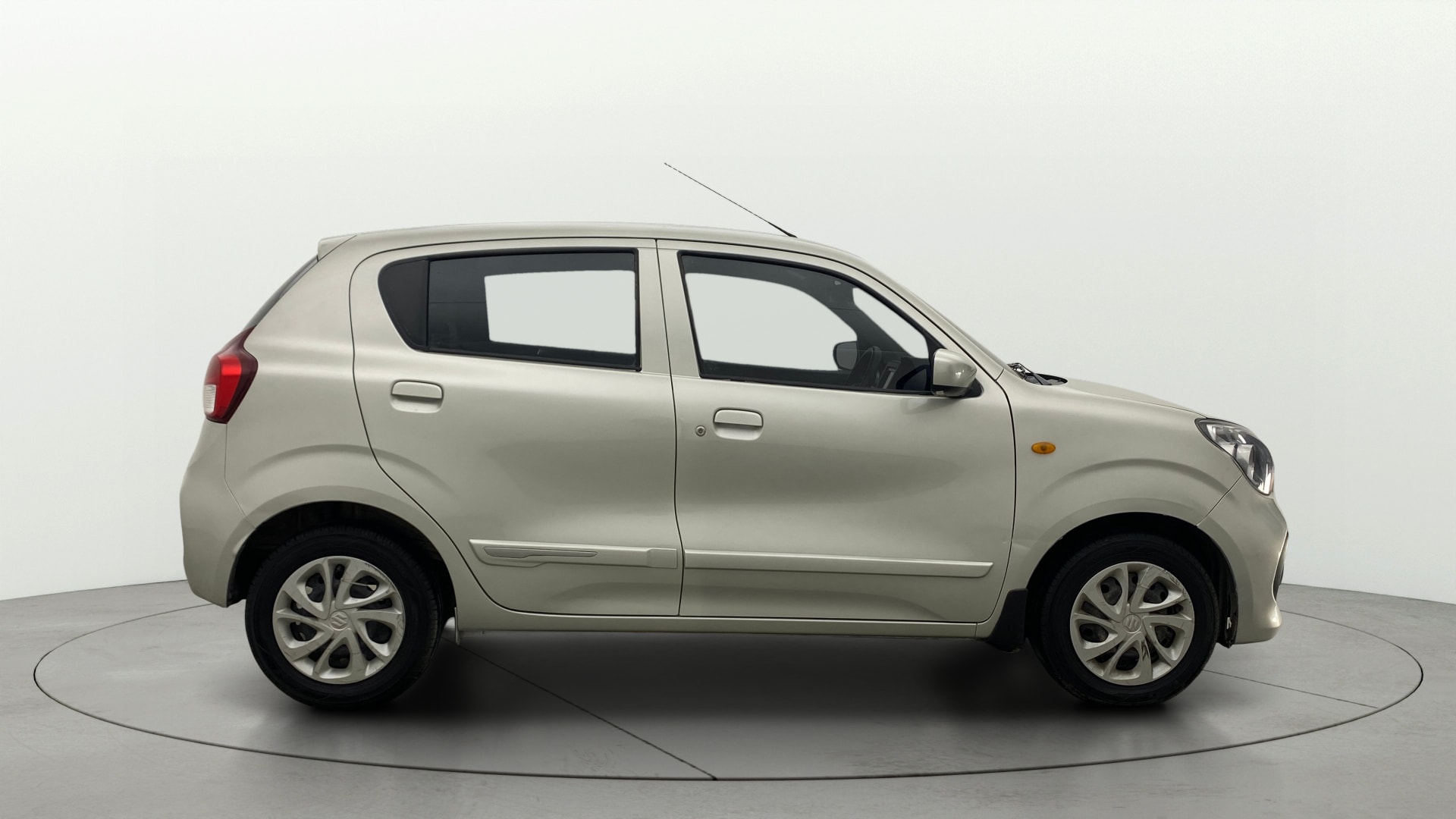 View 2022 Maruti Suzuki 1000 Base Variant Image 8 Used 2022 Maruti Suzuki 1000 Base Variant Image 8