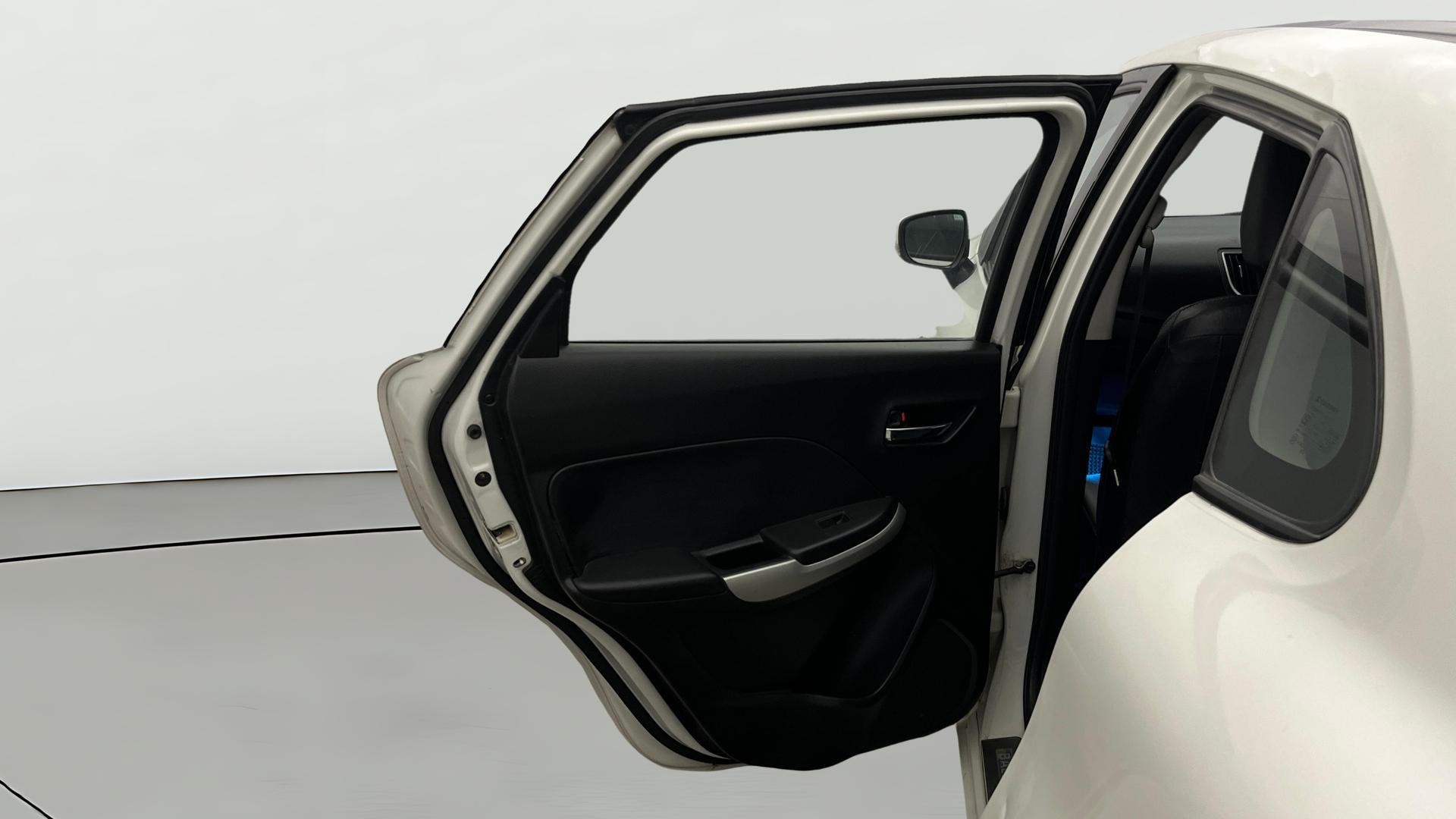 View 2017 Maruti Suzuki 1000 Base Variant Image 22 Used 2017 Maruti Suzuki 1000 Base Variant Image 22