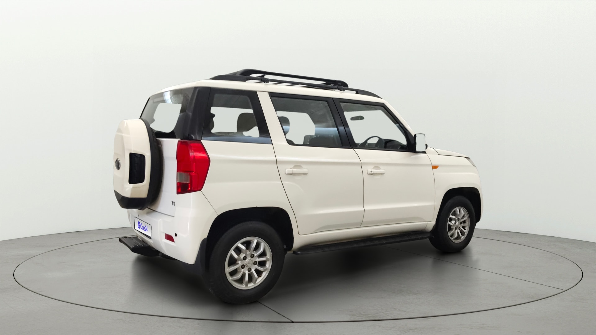 View 2016 Mahindra TUV300 T8 Image 44 Used 2016 Mahindra TUV300 T8 Image 44