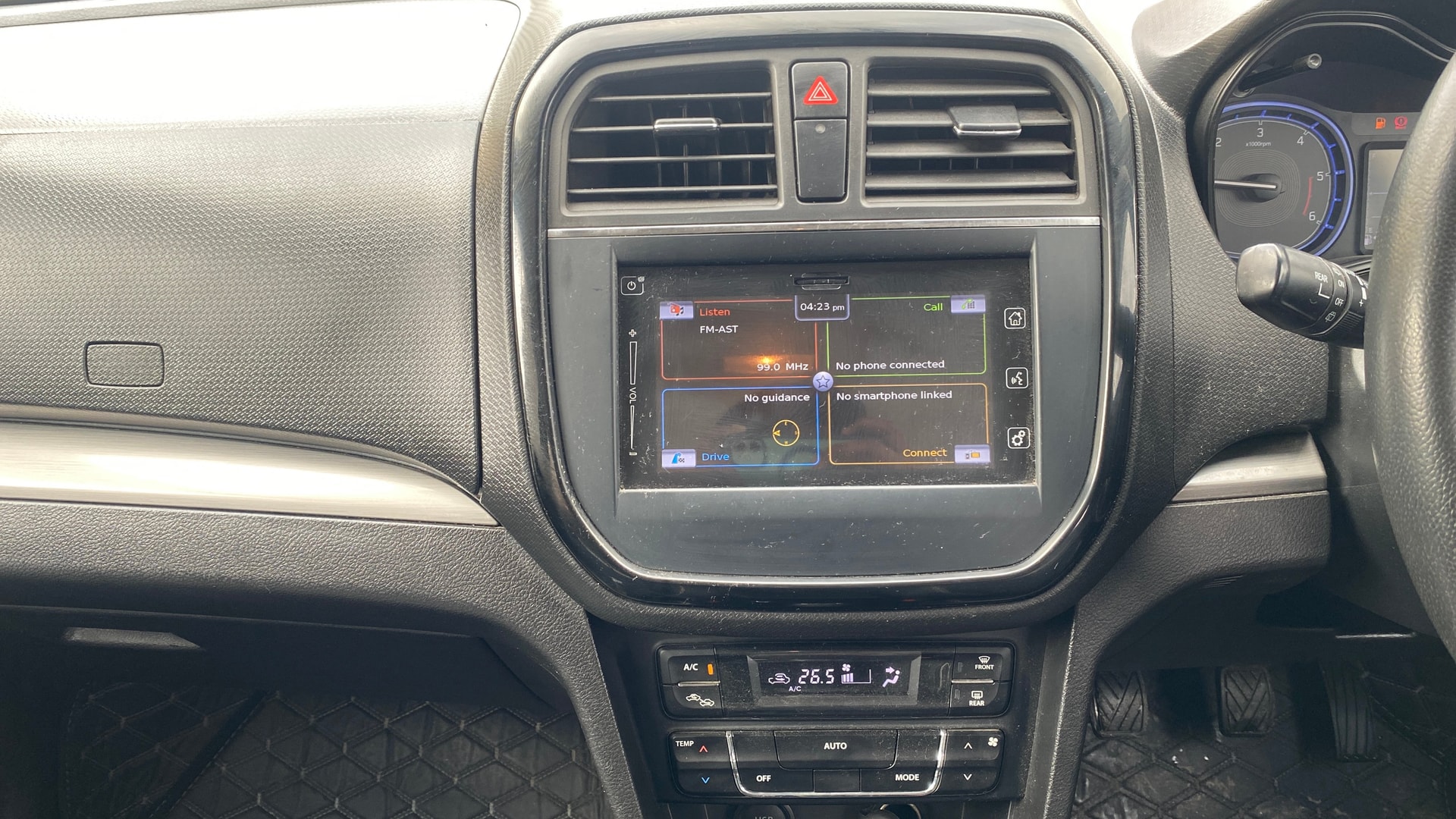View 2018 Maruti Suzuki 1000 Base Variant Image 18 Used 2018 Maruti Suzuki 1000 Base Variant Image 18