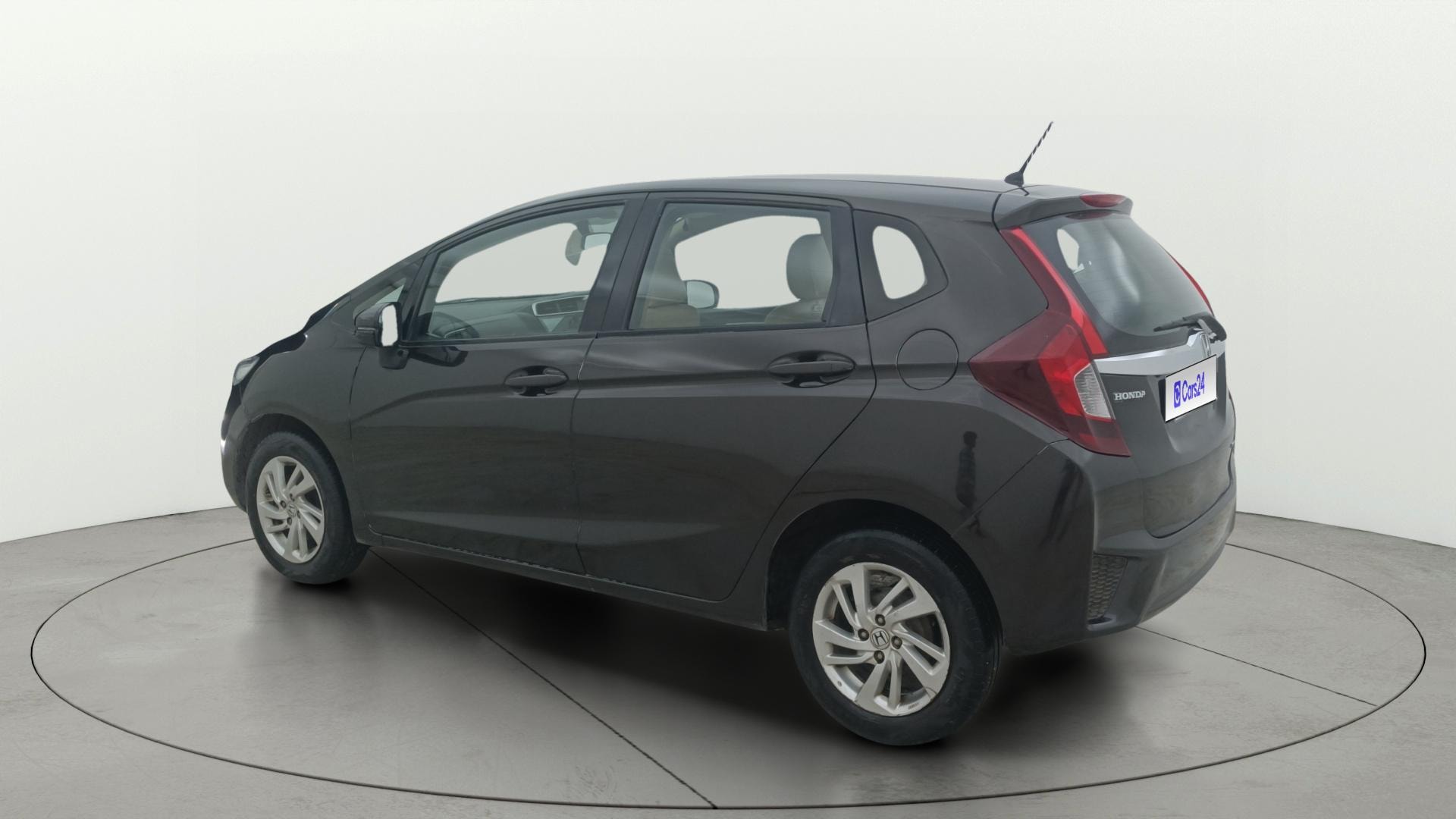 View 2018 Honda Jazz E MT Diesel Image 2 Used 2018 Honda Jazz E MT Diesel Image 2