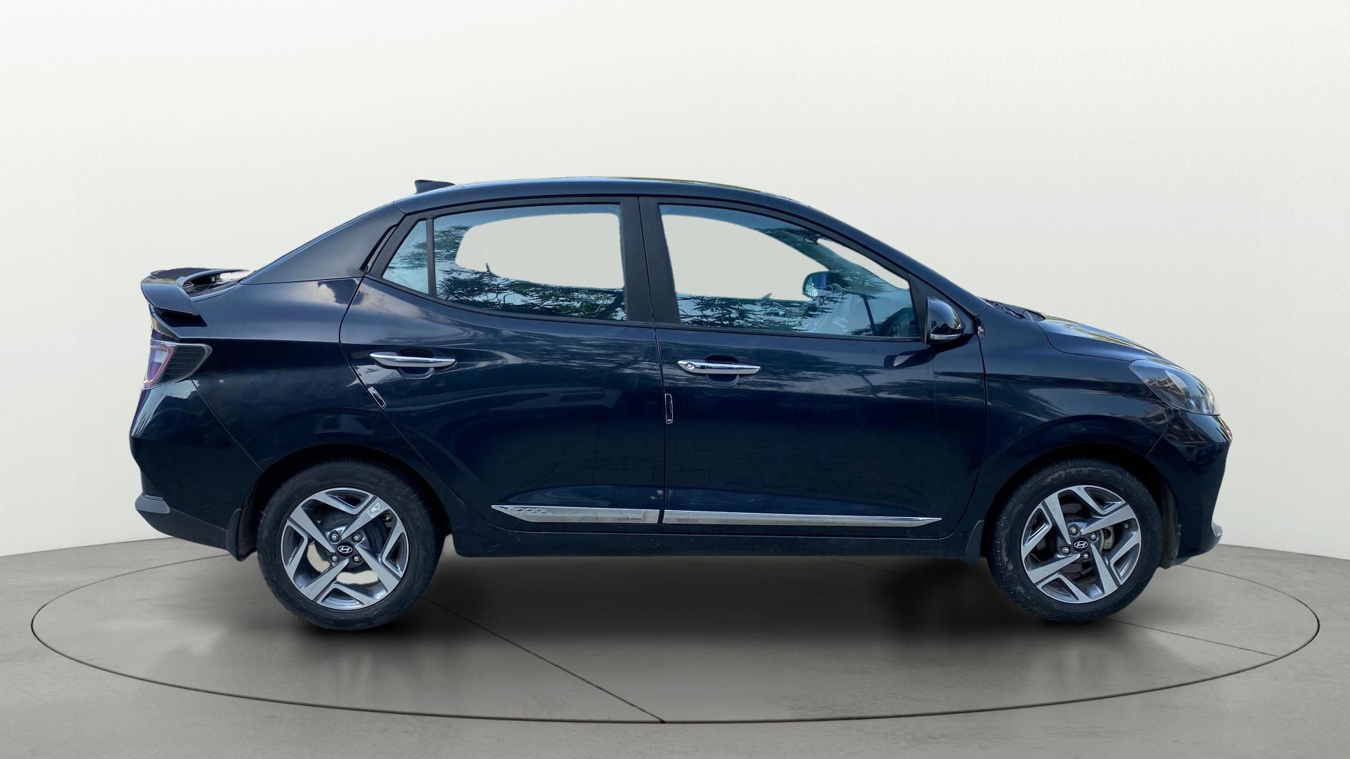 View 2024 Hyundai Aura SX MT CNG Image 27 Used 2024 Hyundai Aura SX MT CNG Image 27