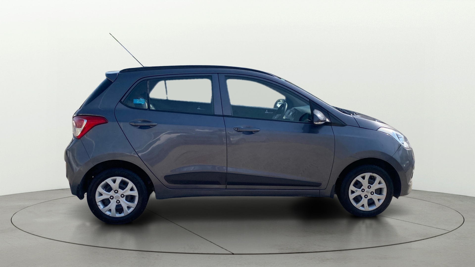 View 2016 Hyundai Grand i10 Sportz 1.2 Kappa Image 8 Used 2016 Hyundai Grand i10 Sportz 1.2 Kappa Image 8