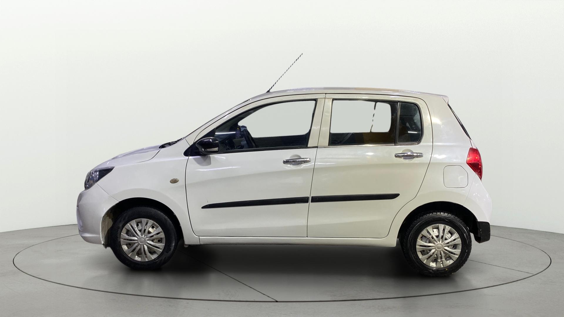 View 2019 Maruti Suzuki 1000 Base Variant Image 5 Used 2019 Maruti Suzuki 1000 Base Variant Image 5