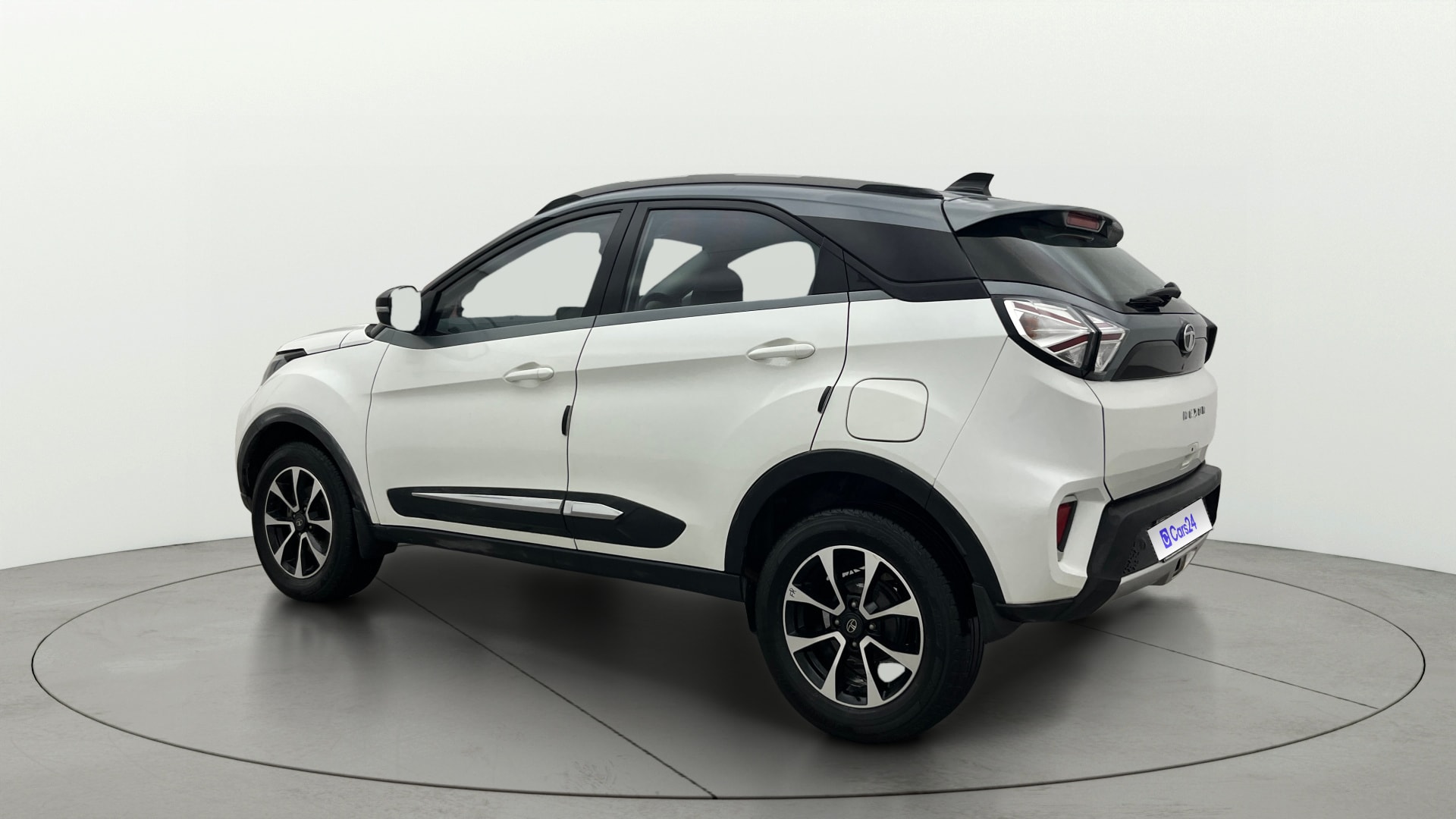 View 2021 Tata Nexon Revotron XE Image 2 Used 2021 Tata Nexon Revotron XE Image 2